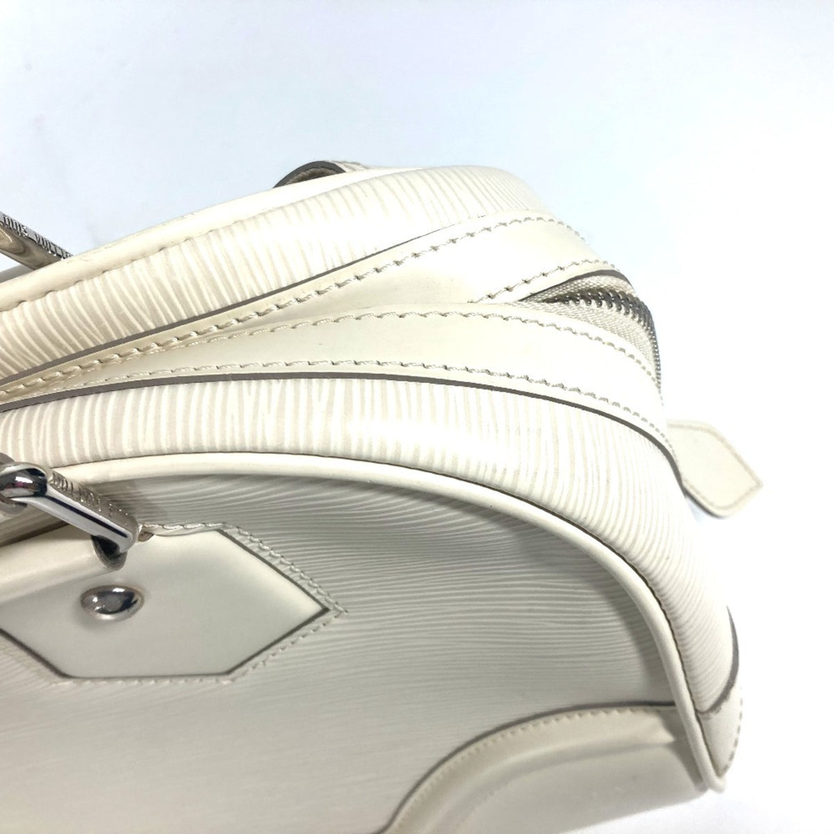 Louis Vuitton Epi Lv Off White White Epi Leather Boston Bag Handbag Shoulder Bag (Pre-Owned)