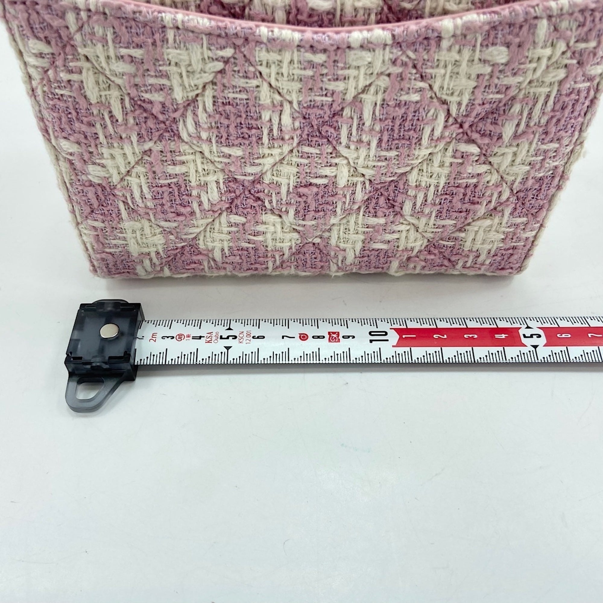 Chanel Pink Tweed Shoulder Bag (Pre-Owned)