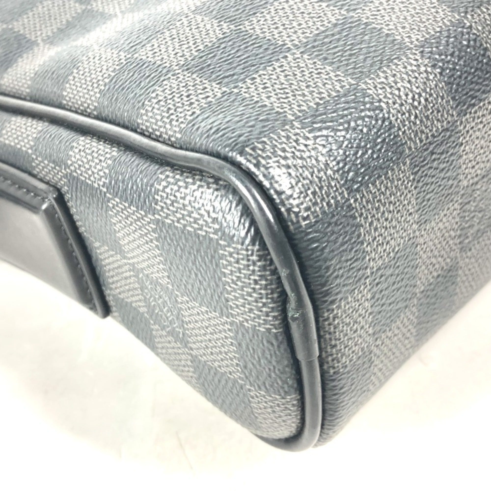 Louis Vuitton Black Damier Graphite Messenger Bag Shoulder Bag (Pre-Owned)