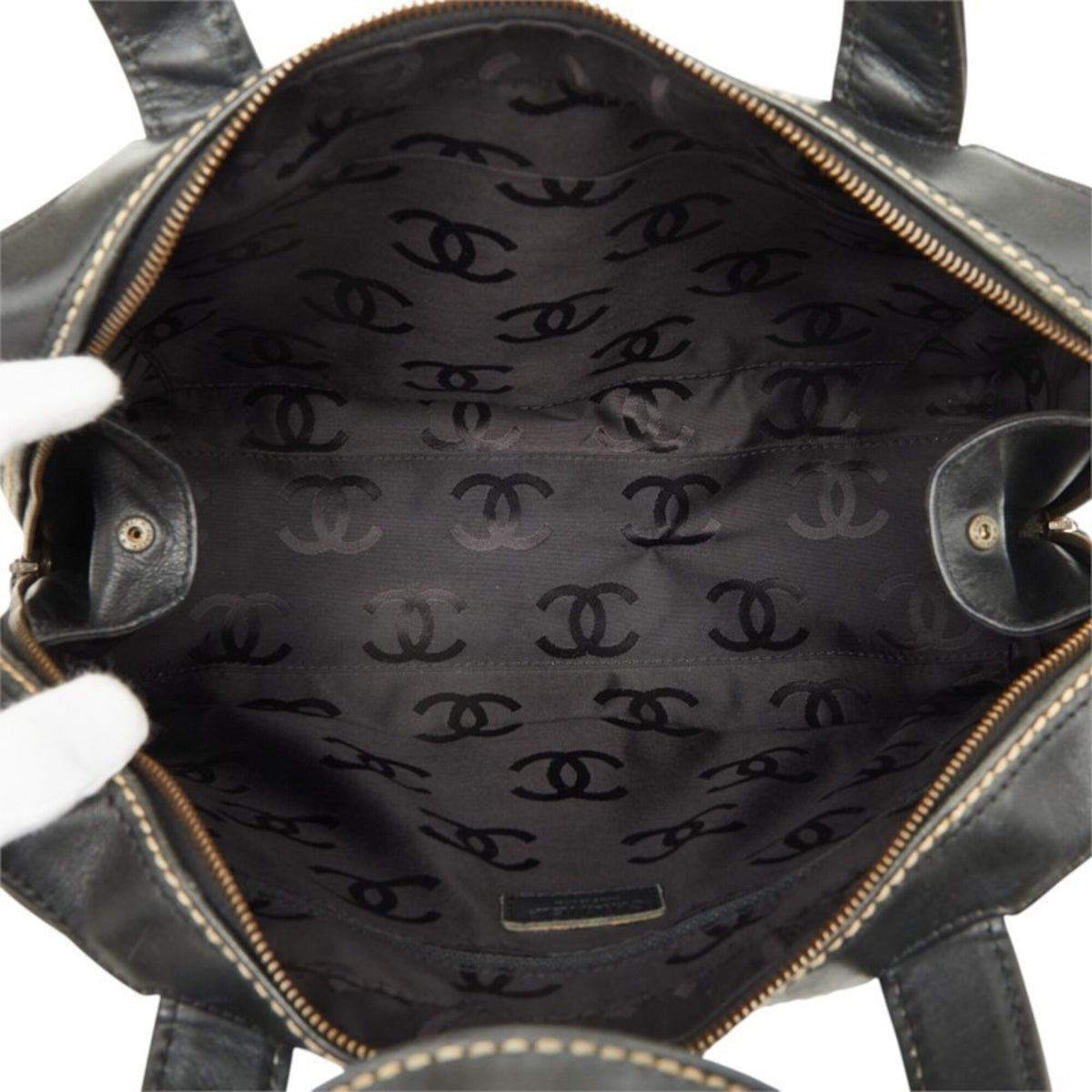 Chanel Black Leather Handbag Pouch (Pre-Owned)