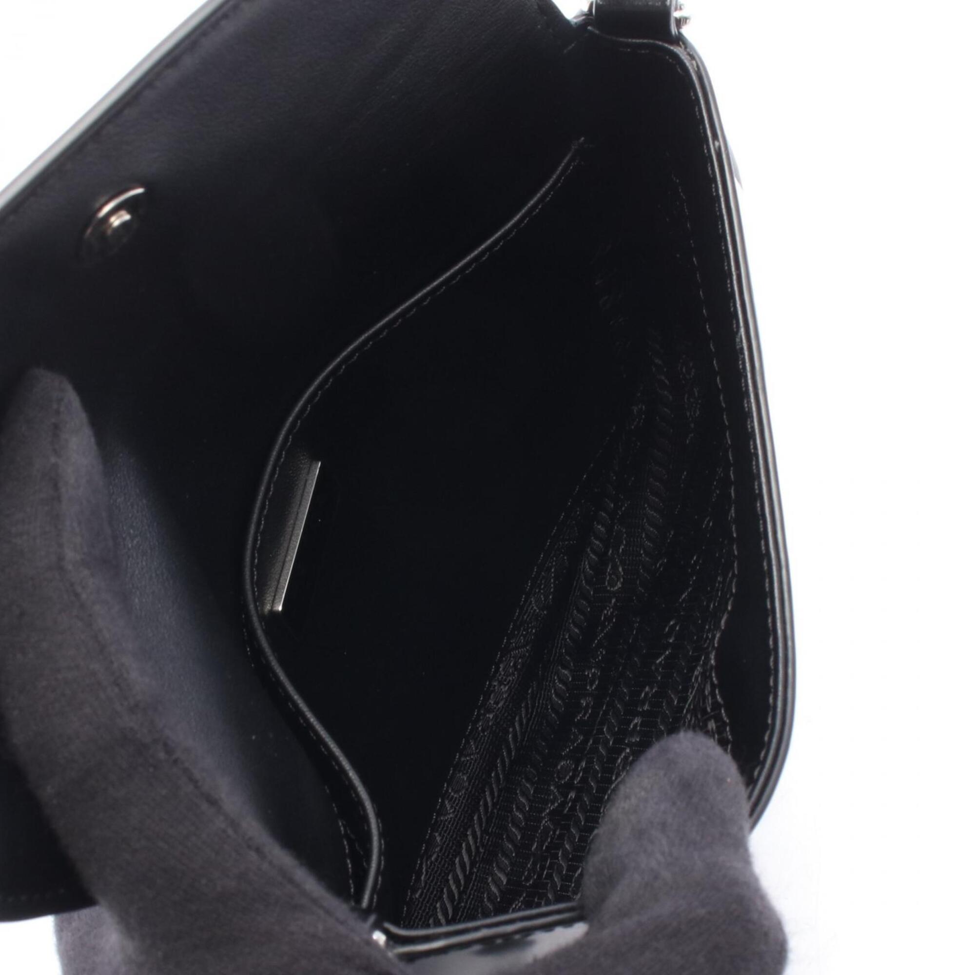 Prada Black Leather Handbag (Pre-Owned)