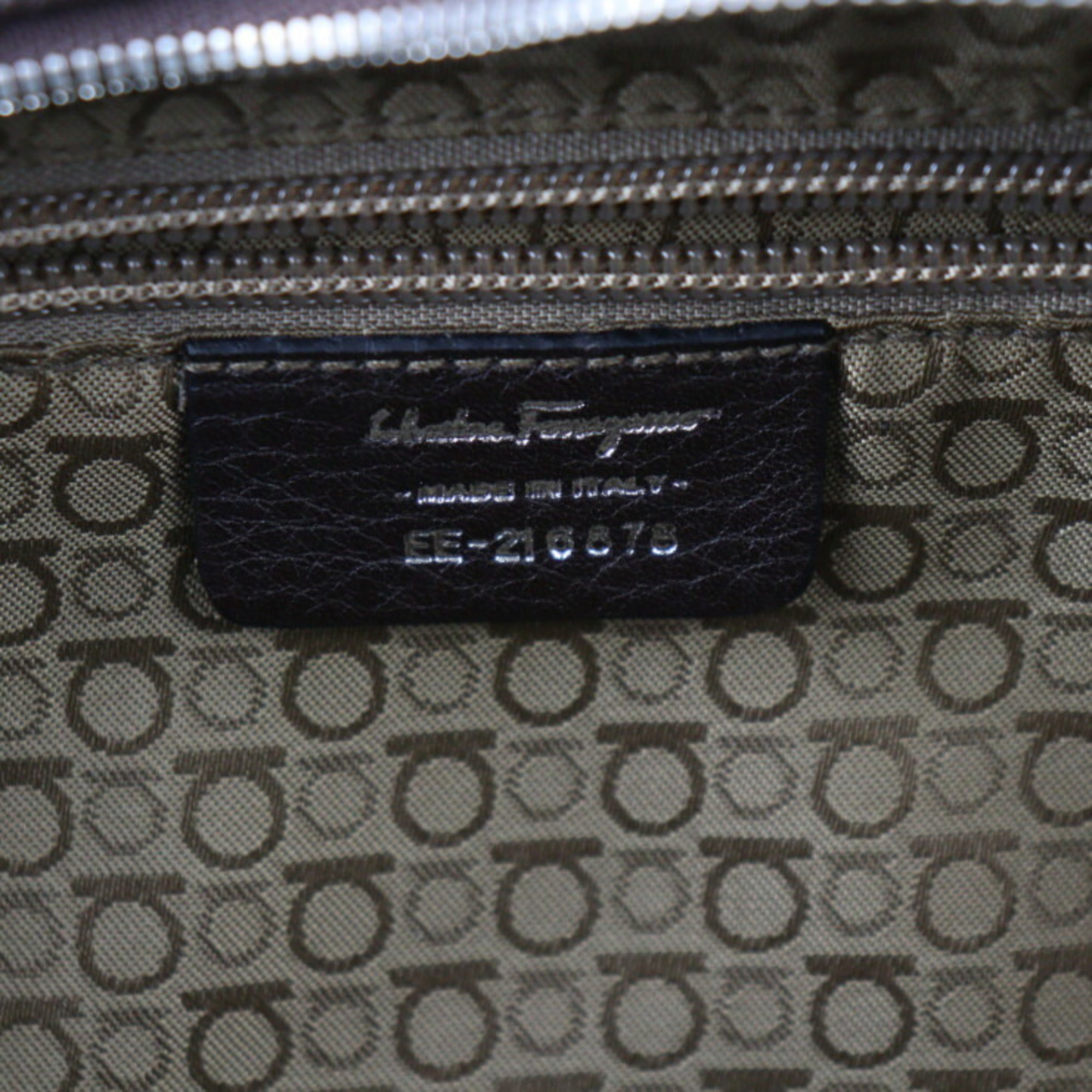 Salvatore Ferragamo Gancini Dark Brown Leather Handbag (Pre-Owned)