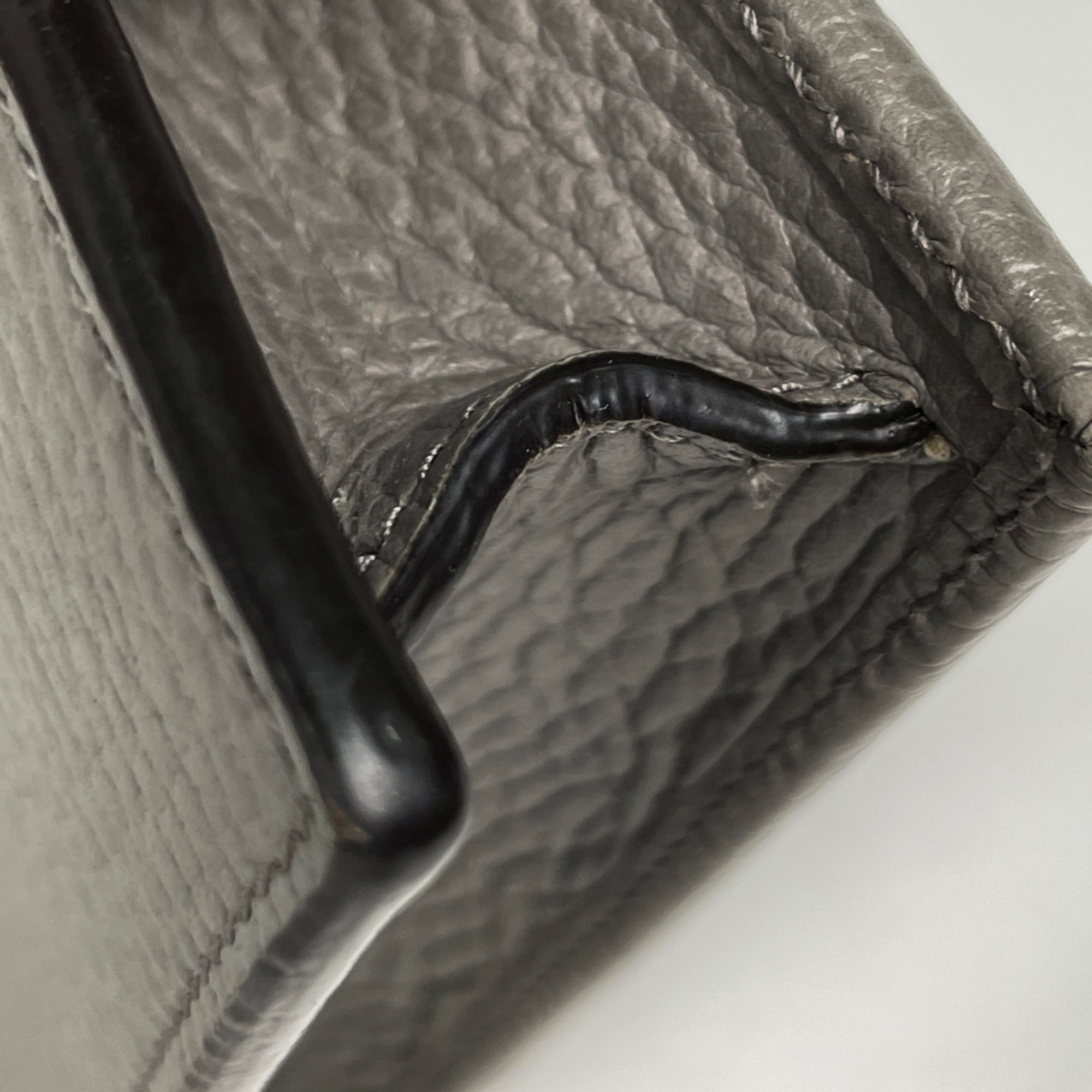 Gucci Gray Leather Chain/Shoulder Wallet (Pre-Owned)