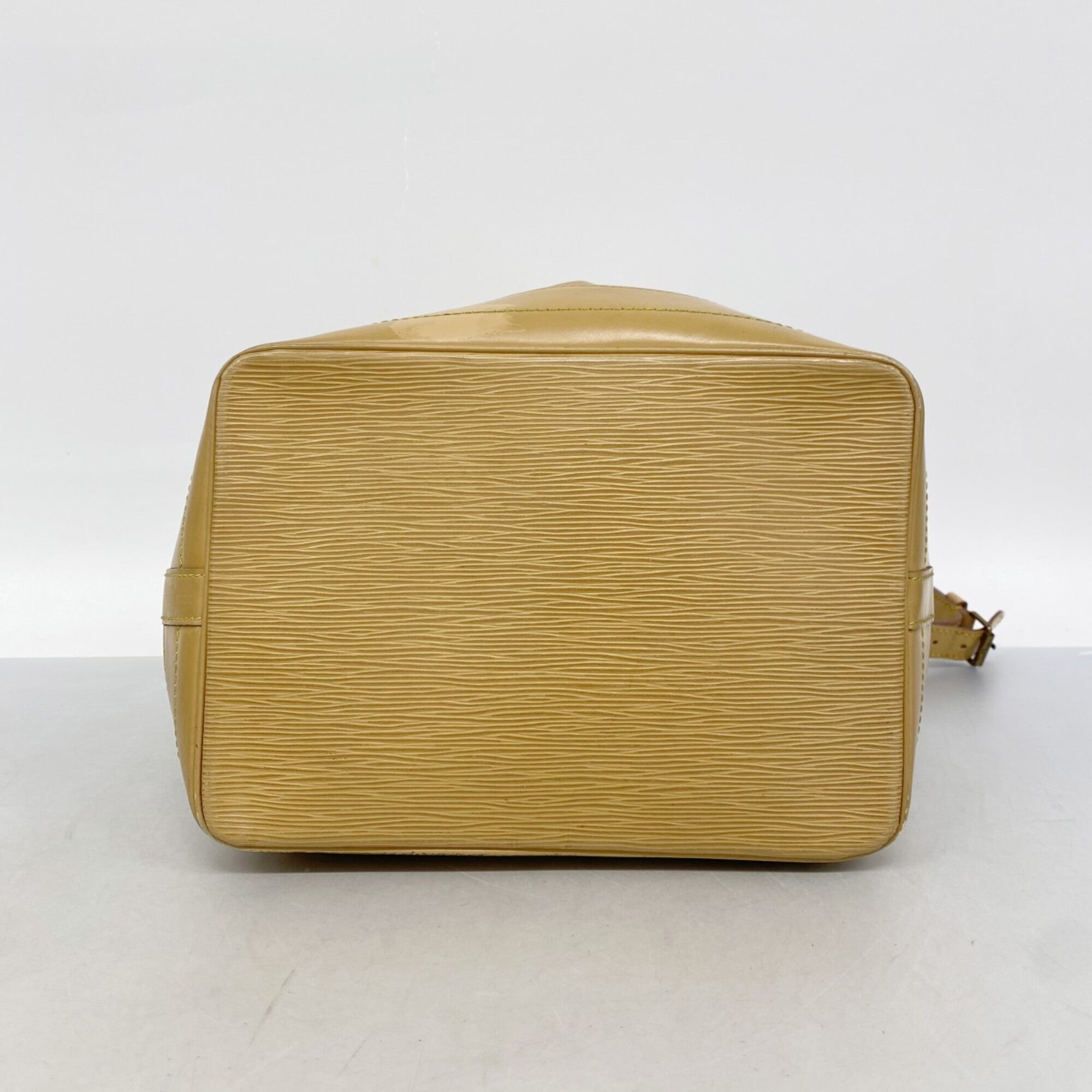Louis Vuitton Winnipeg Beige Shoulder Bag (Pre-Owned)