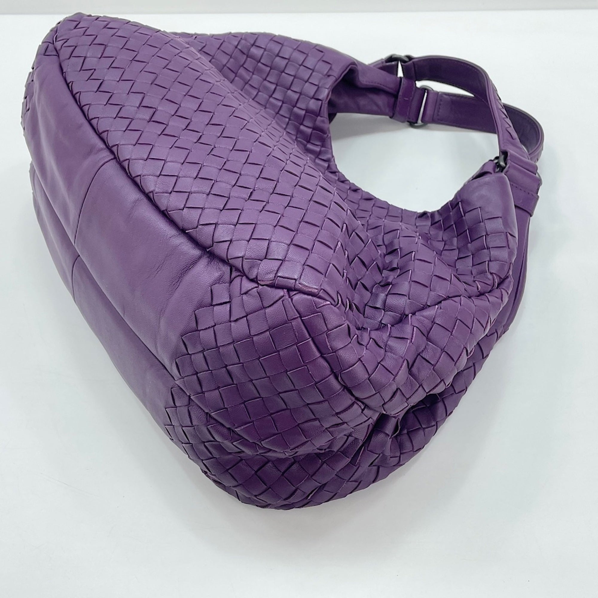 Bottega Veneta Intrecciato Purple Intrecciato Shoulder Bag (Pre-Owned)