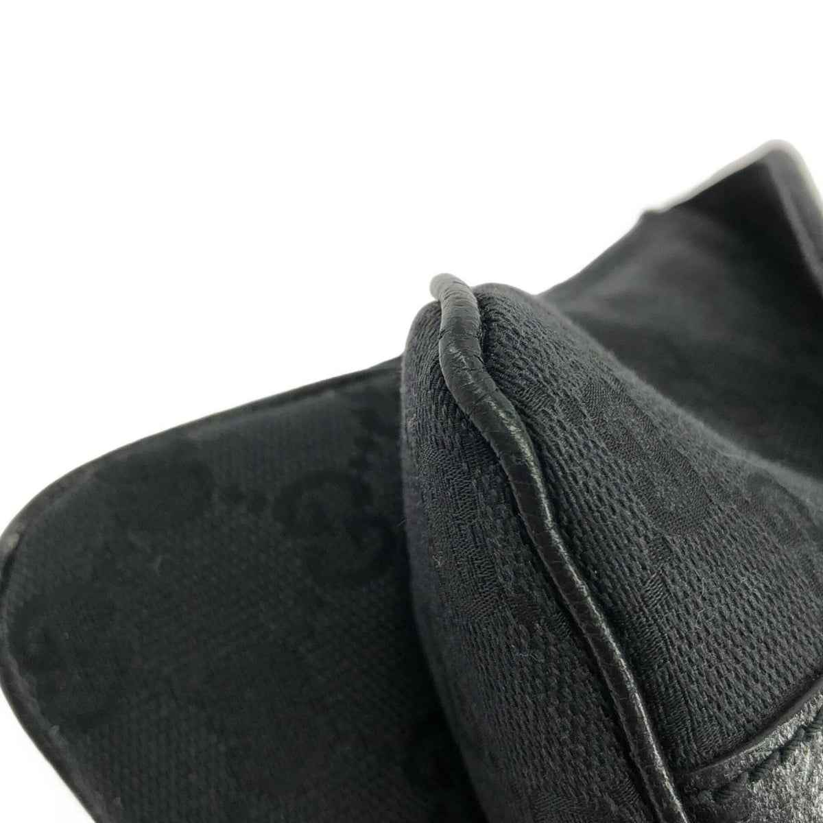 Gucci Black Gg Canvas Handbag (Pre-Owned)