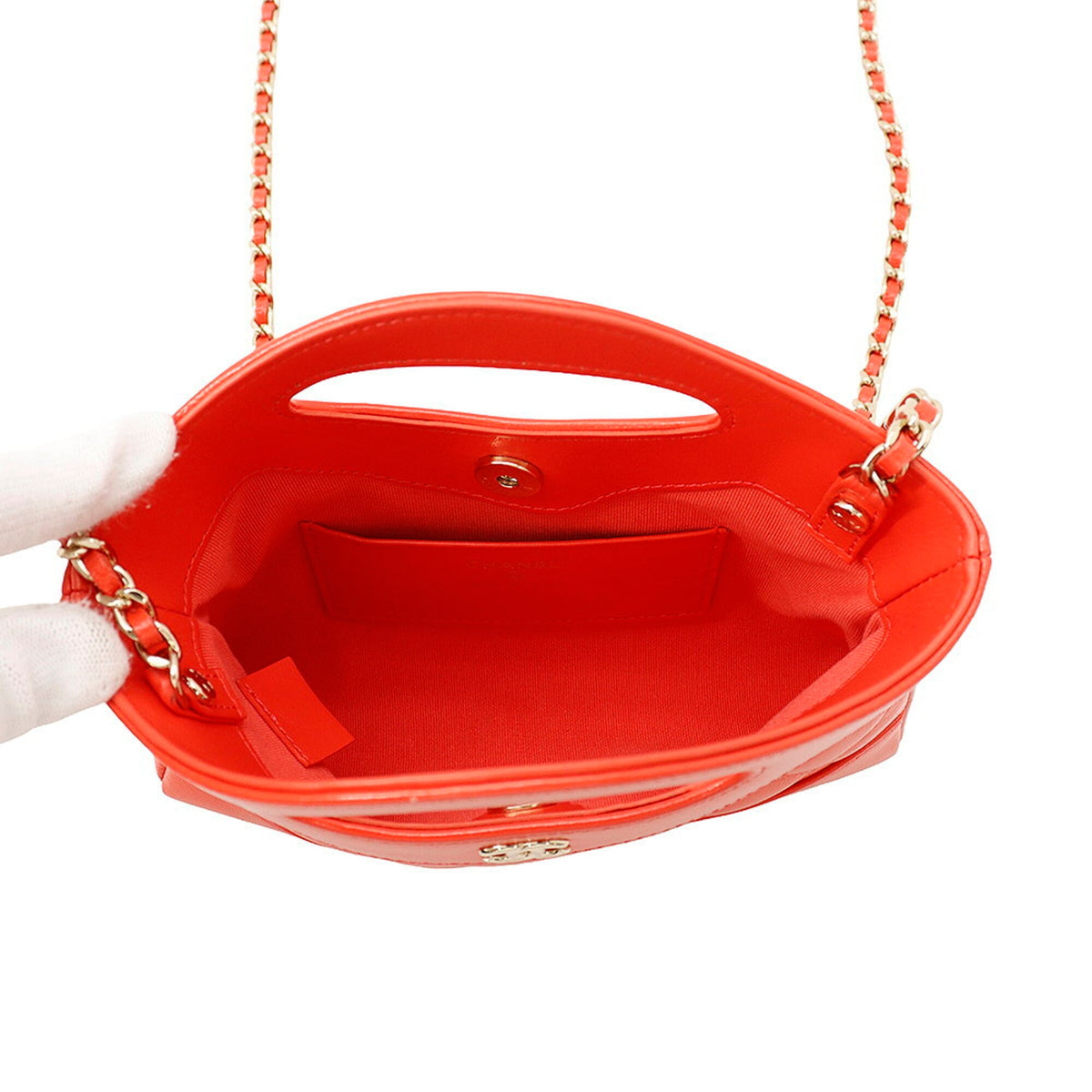 Chanel Matelasse Coral Color Handbag (Pre-Owned)