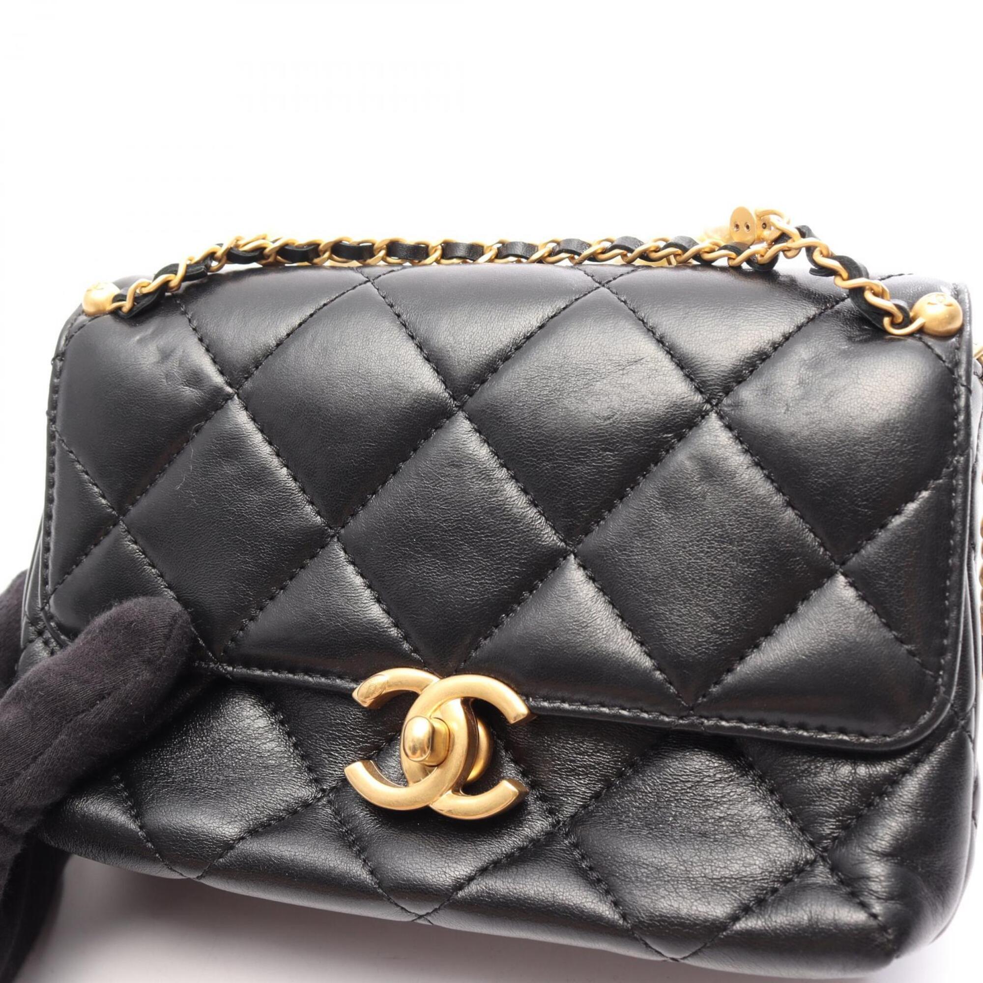 Chanel Black Leather Shoulder Bag (Pre-Owned)