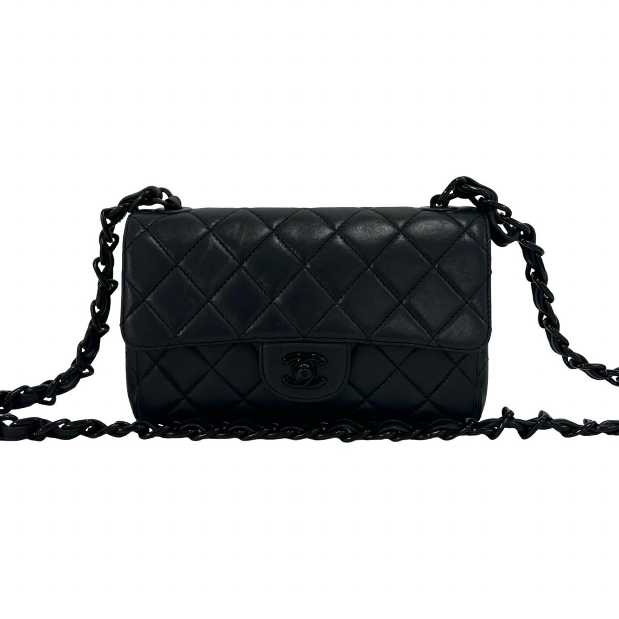 Chanel Black Leather Shoulder Bag (Pre-Owned)