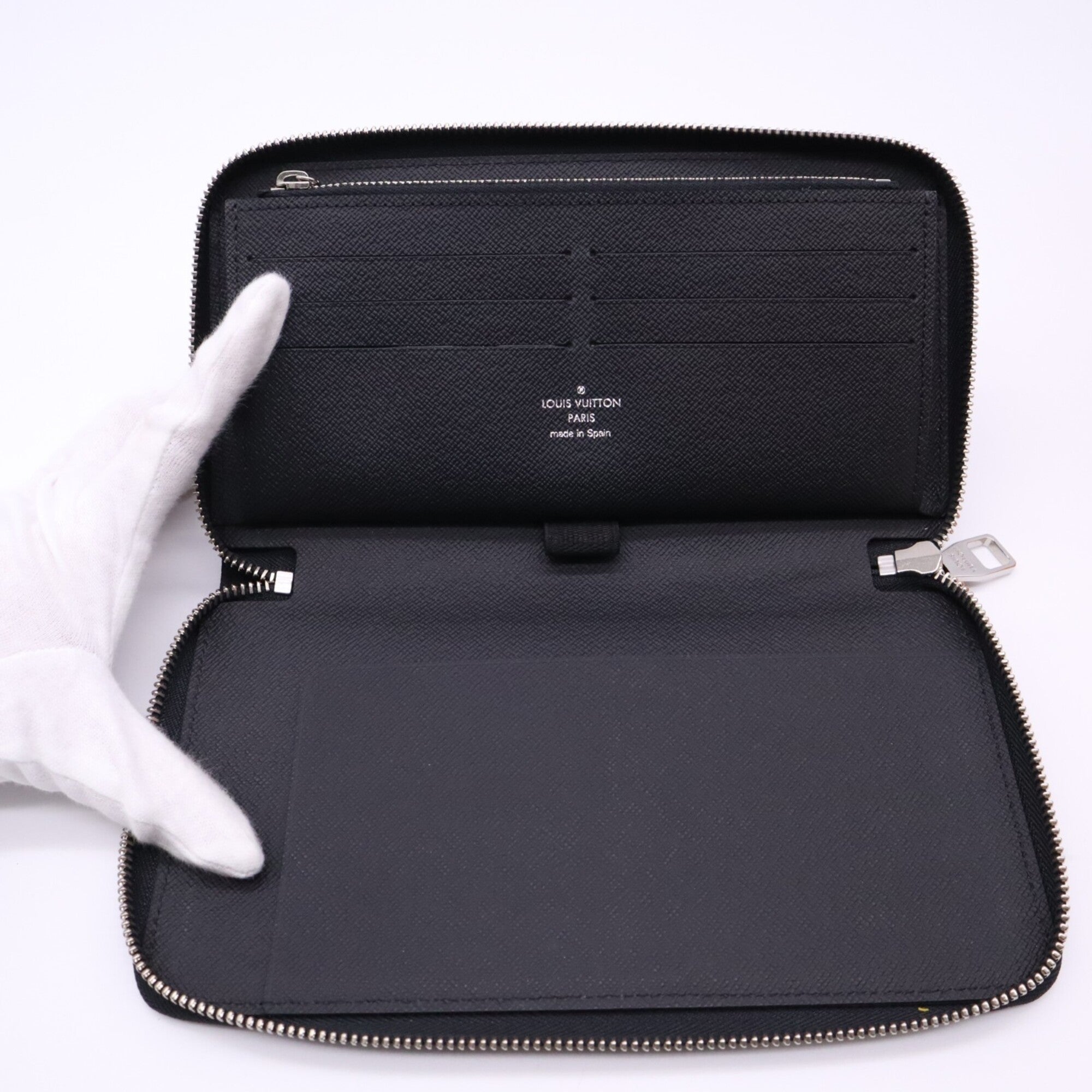 Louis Vuitton Epi Black Noir Leather Long Wallet (Bi-Fold) (Pre-Owned)