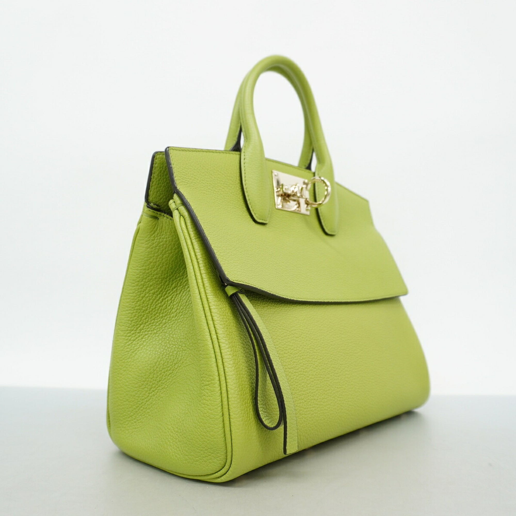 Salvatore Ferragamo Green Leather Handbag (Pre-Owned)