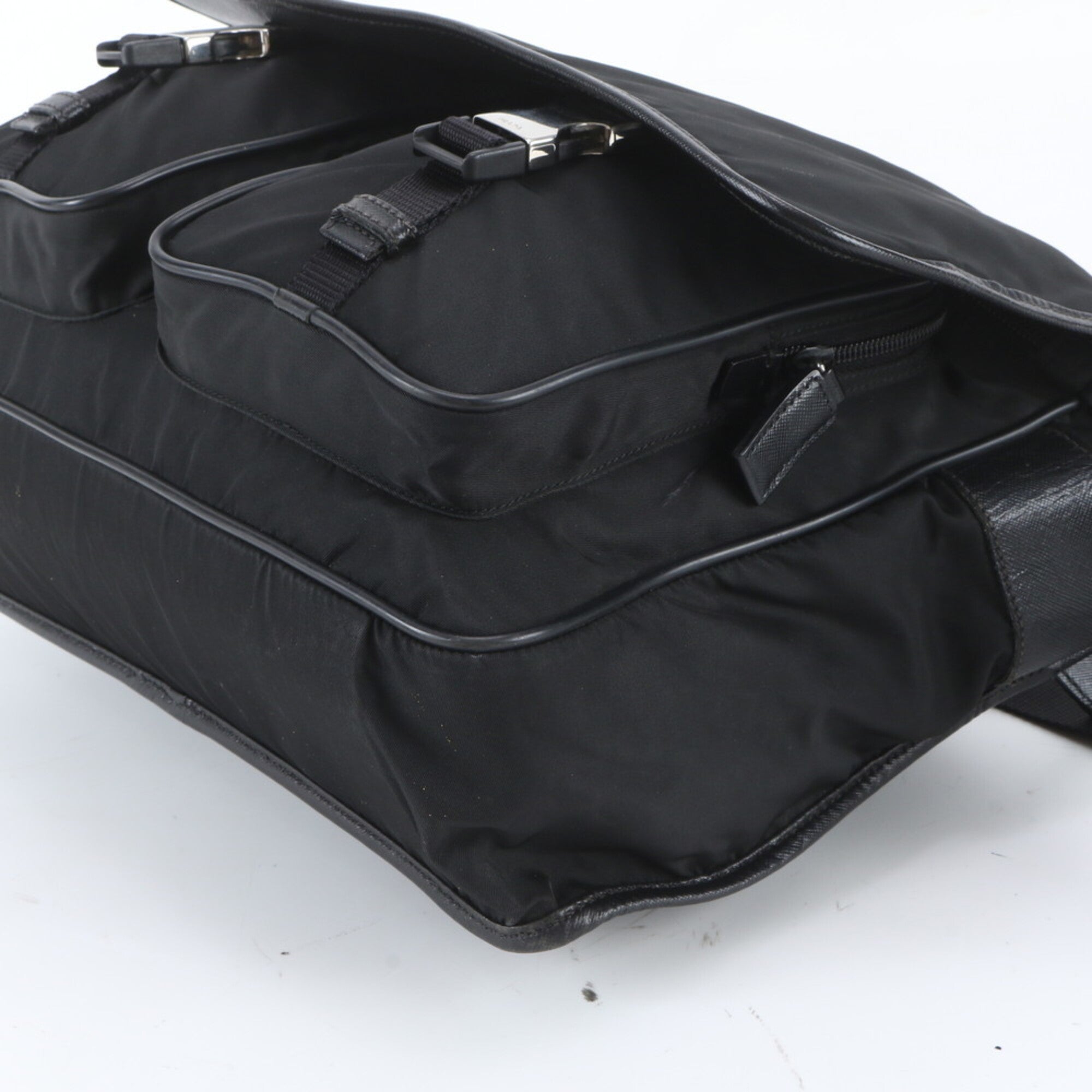 Prada Black Leather Nylon Shoulder Bag Tote Bag (Pre-Owned)