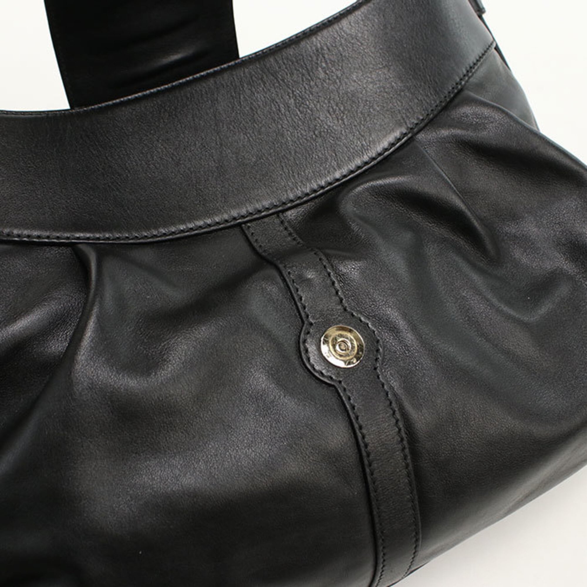 Bvlgari Black Leather Shoulder Bag (Pre-Owned)