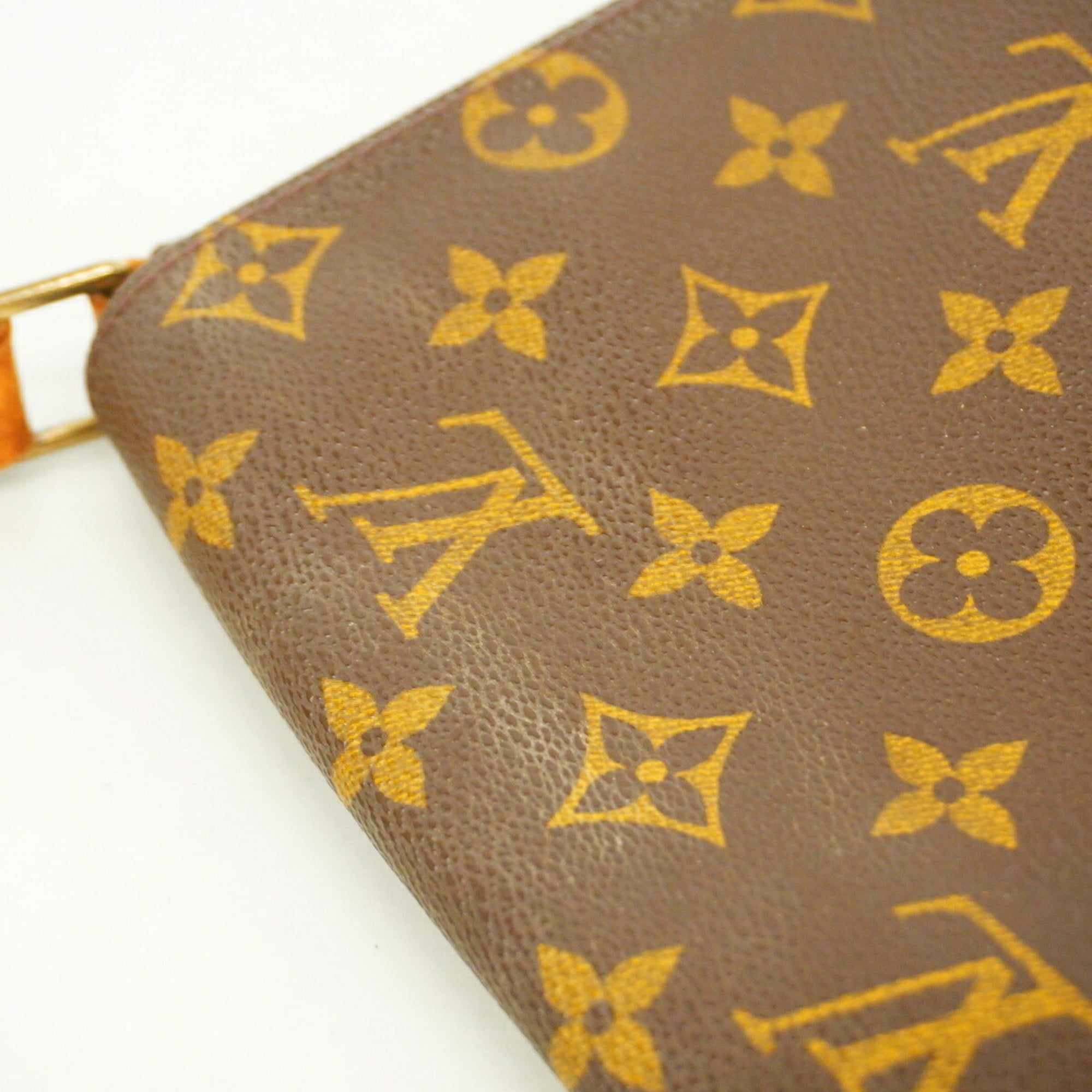 Louis Vuitton Brown Shoulder Bag (Pre-Owned)