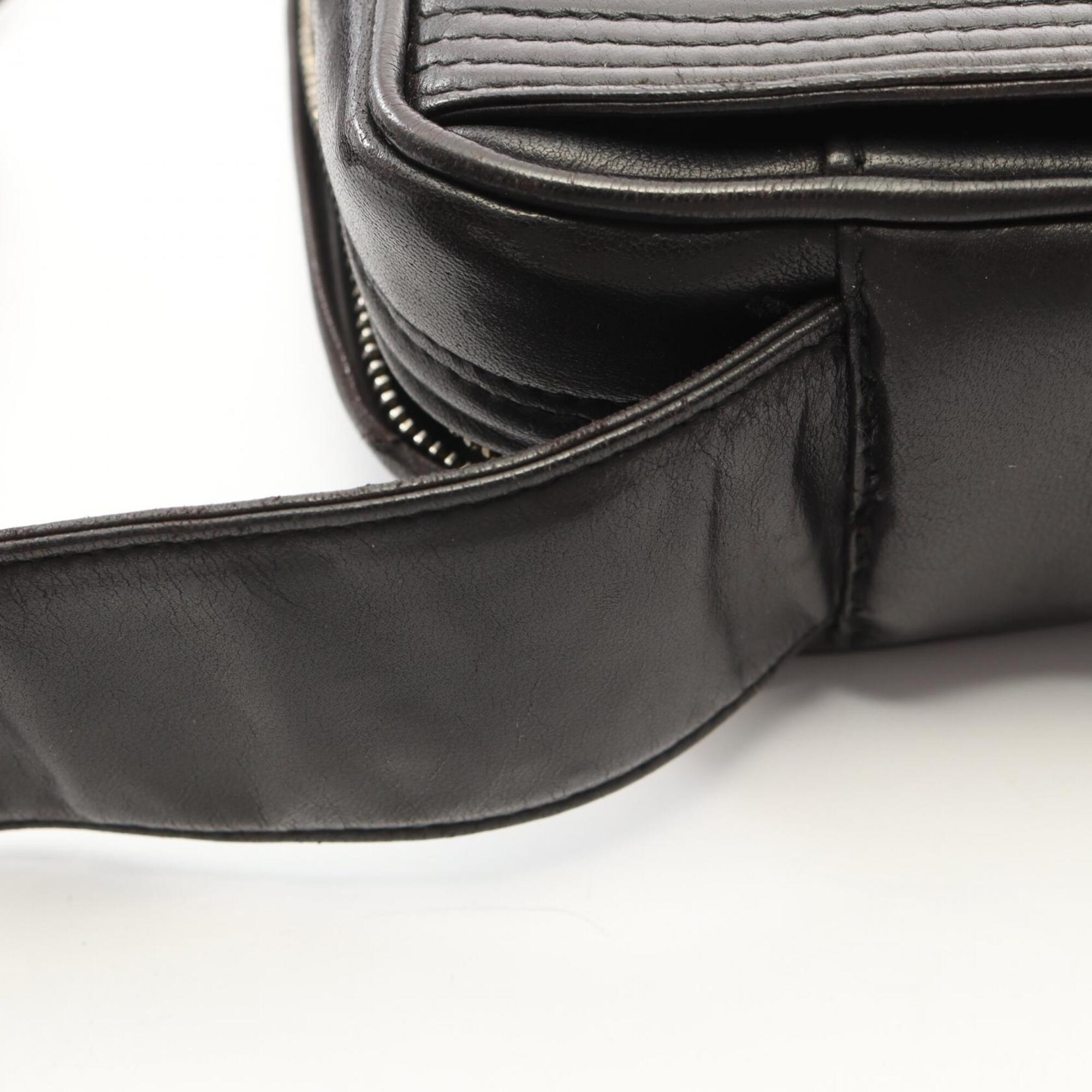 Chanel Black Leather Shoulder Bag (Pre-Owned)