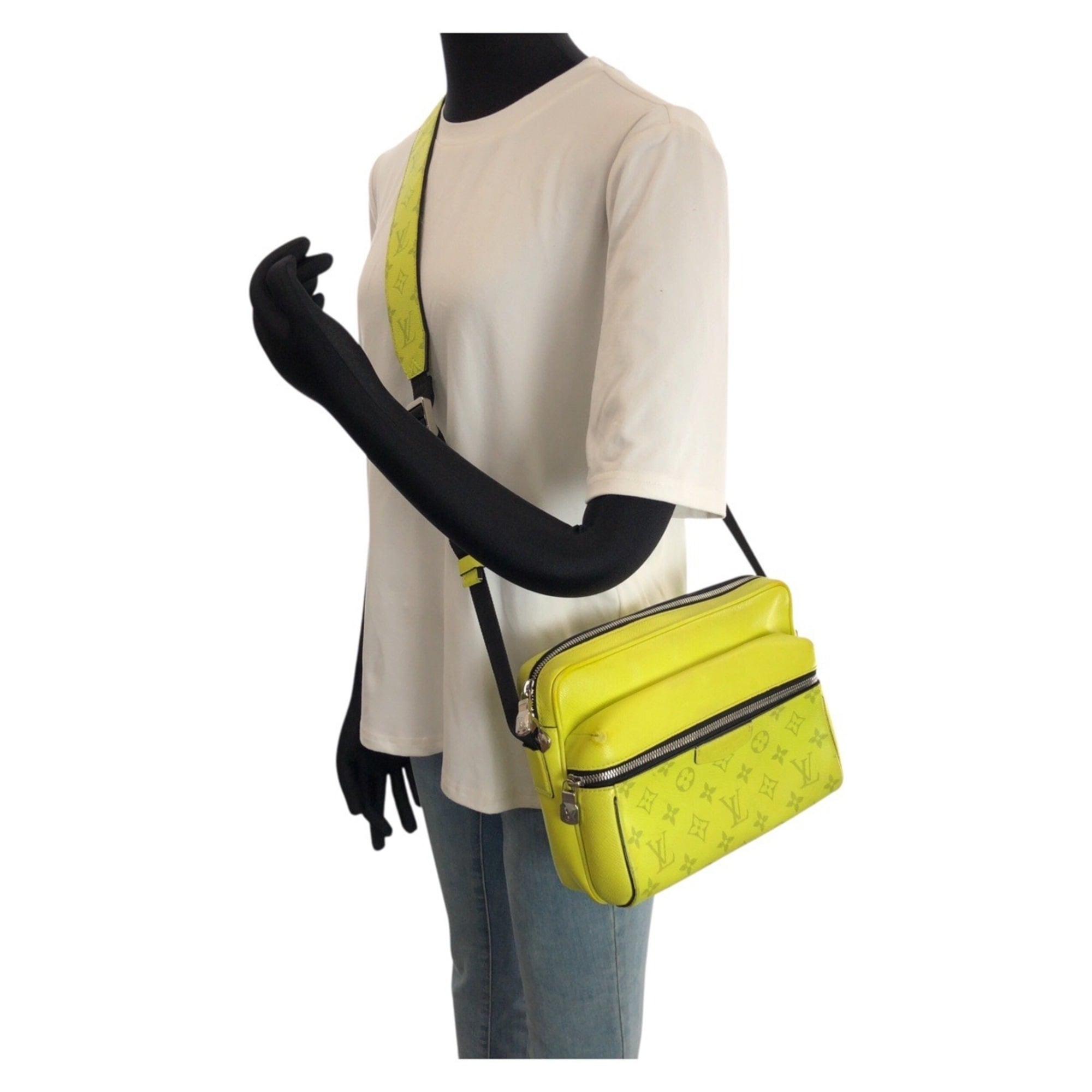 Louis Vuitton Black Yellow Pvc Messenger Bag Shoulder Bag (Pre-Owned)