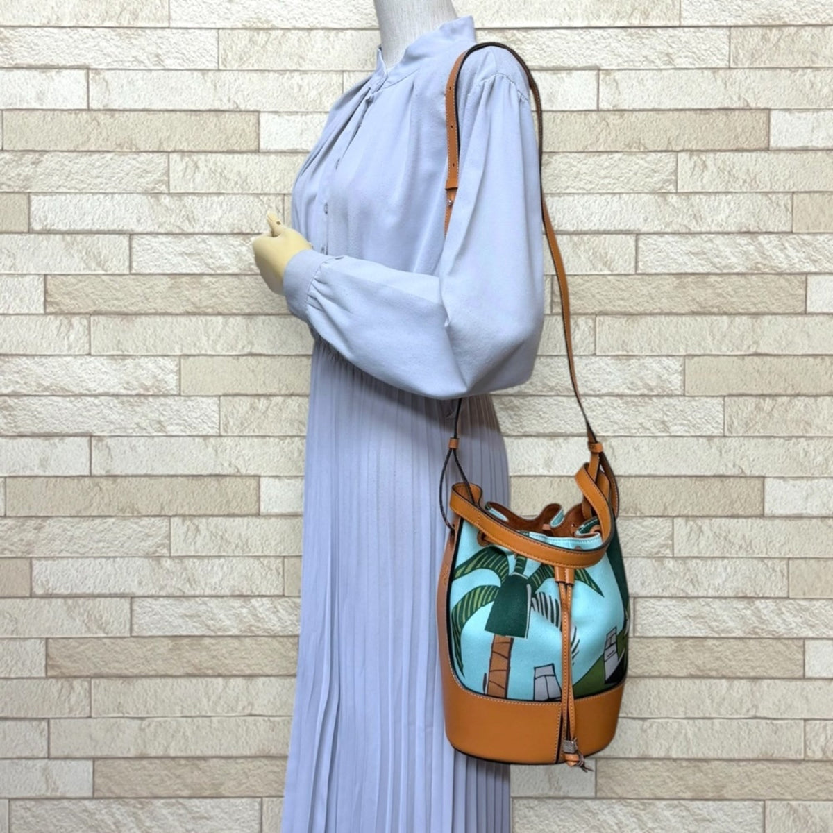 Loewe Blue Brown Canvas Leather Shoulder Bag (Pre-Owned)
