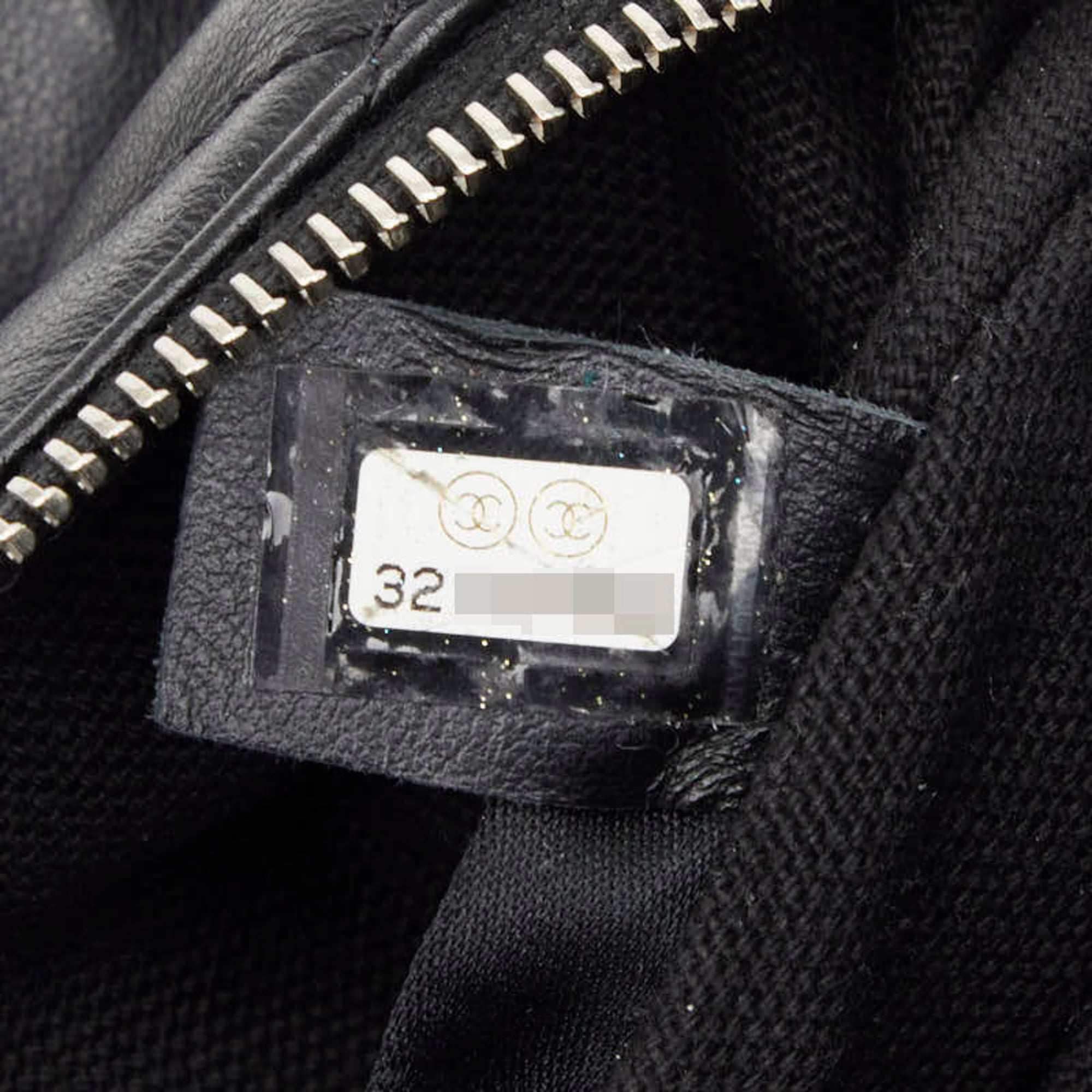 Chanel Black Leather Sling Bag (Pre-Owned)