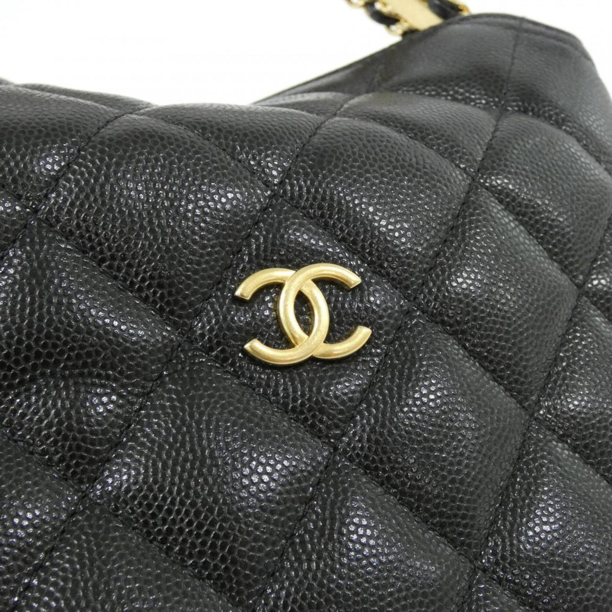 Chanel Black Grained Calfskin Handbag Shoulder Bag (Pre-Owned)