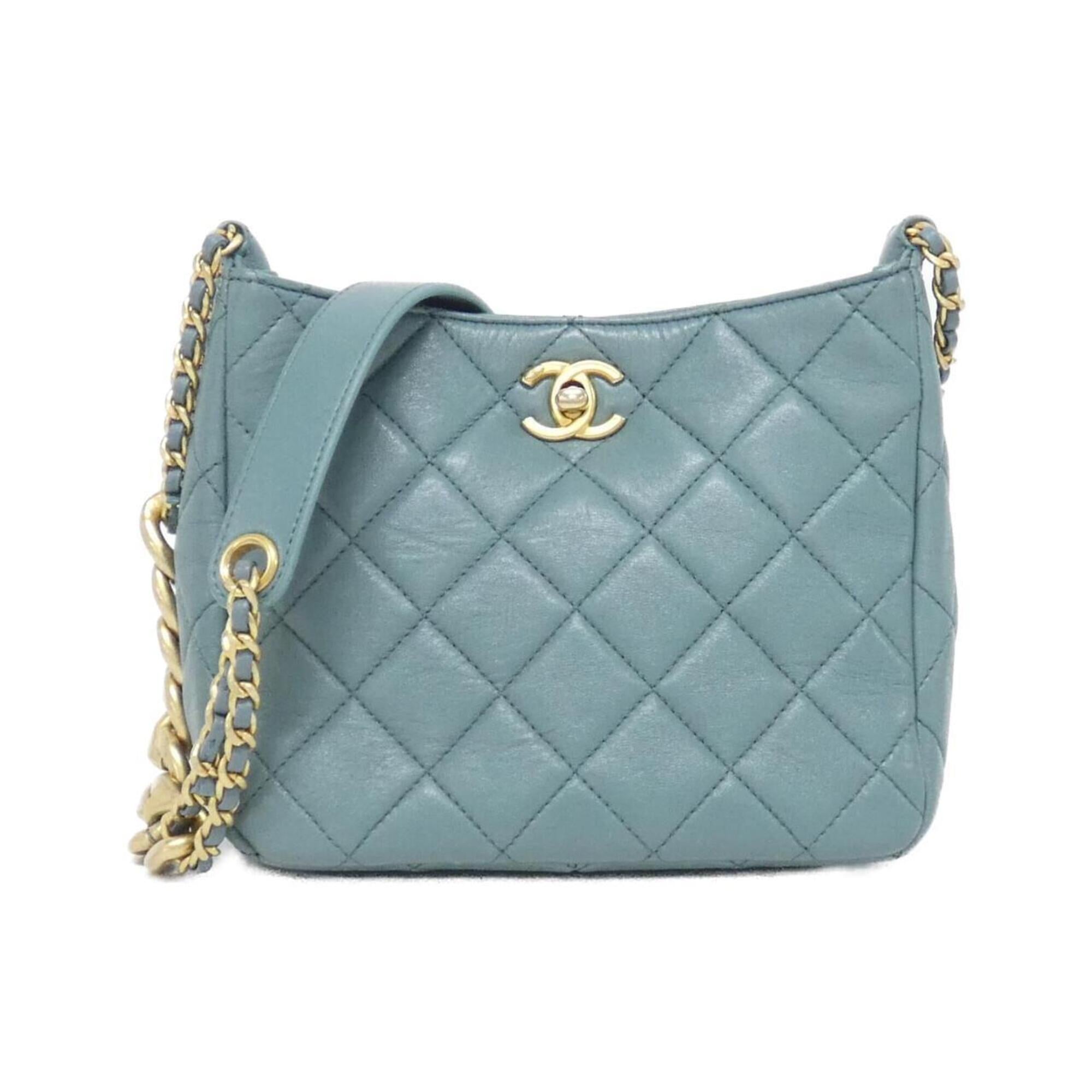 Chanel Green Leather Shoulder Bag (Pre-Owned)