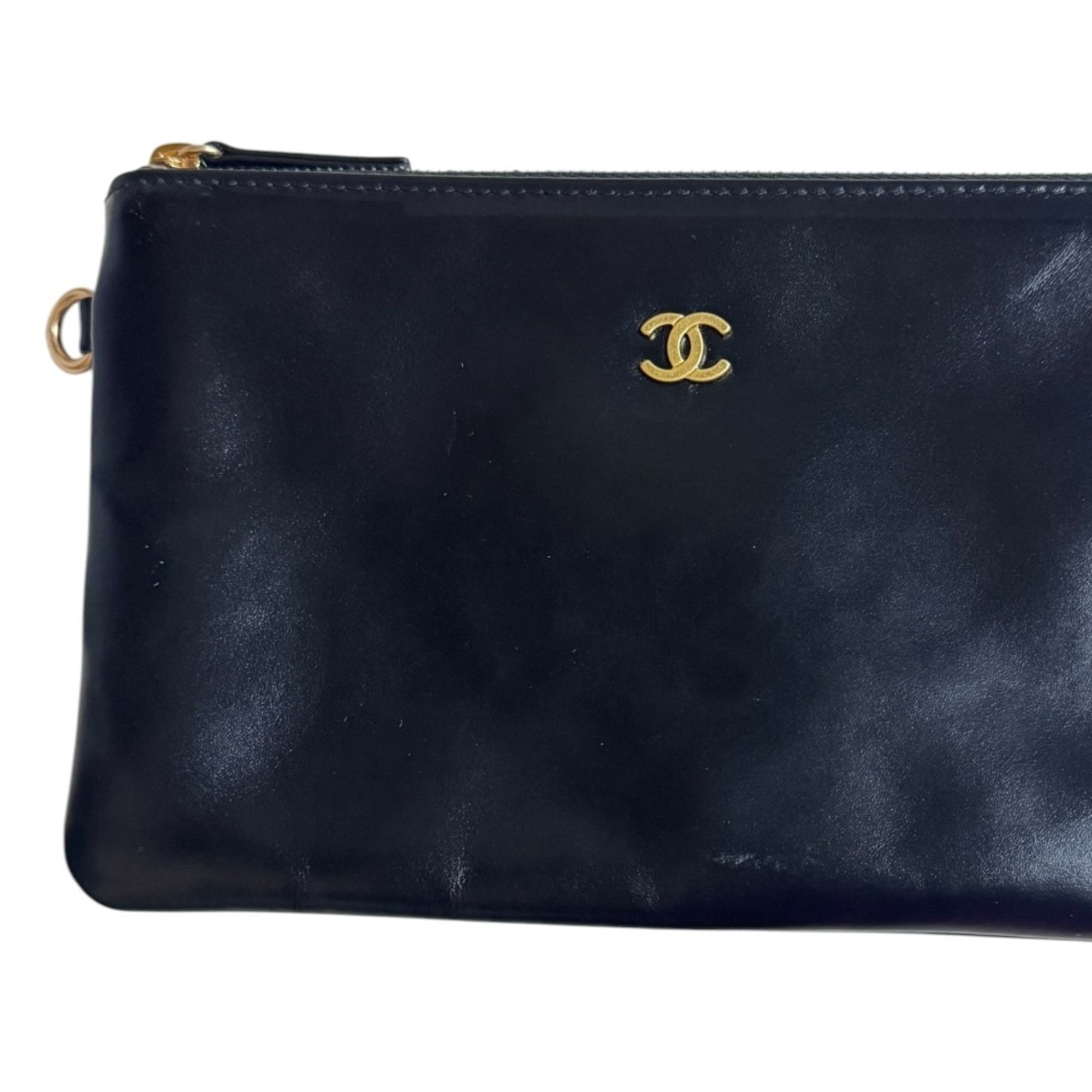 Chanel Black Pouch Shoulder Bag (Pre-Owned)