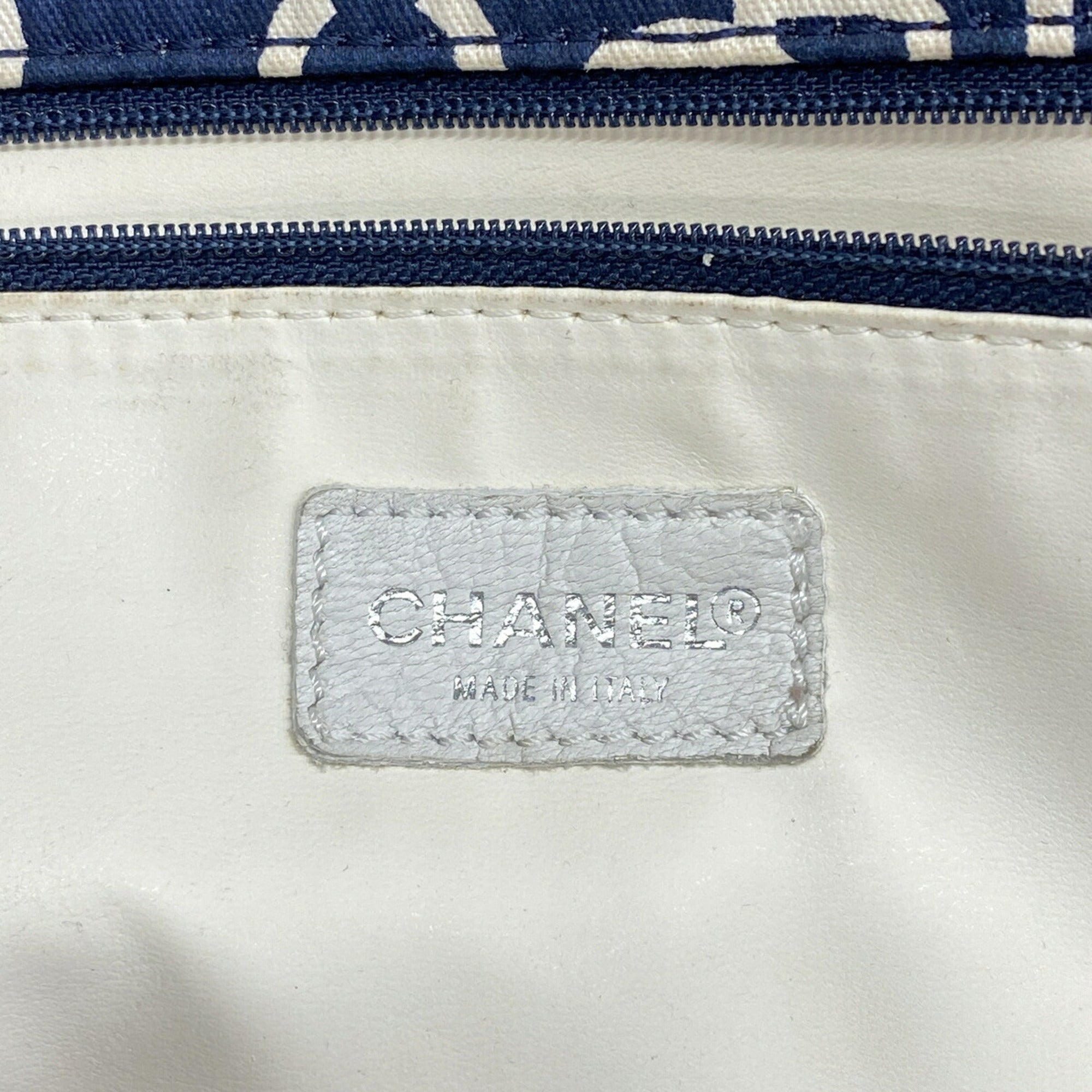 Chanel Navy Canvas Tote Bag (Pre-Owned)