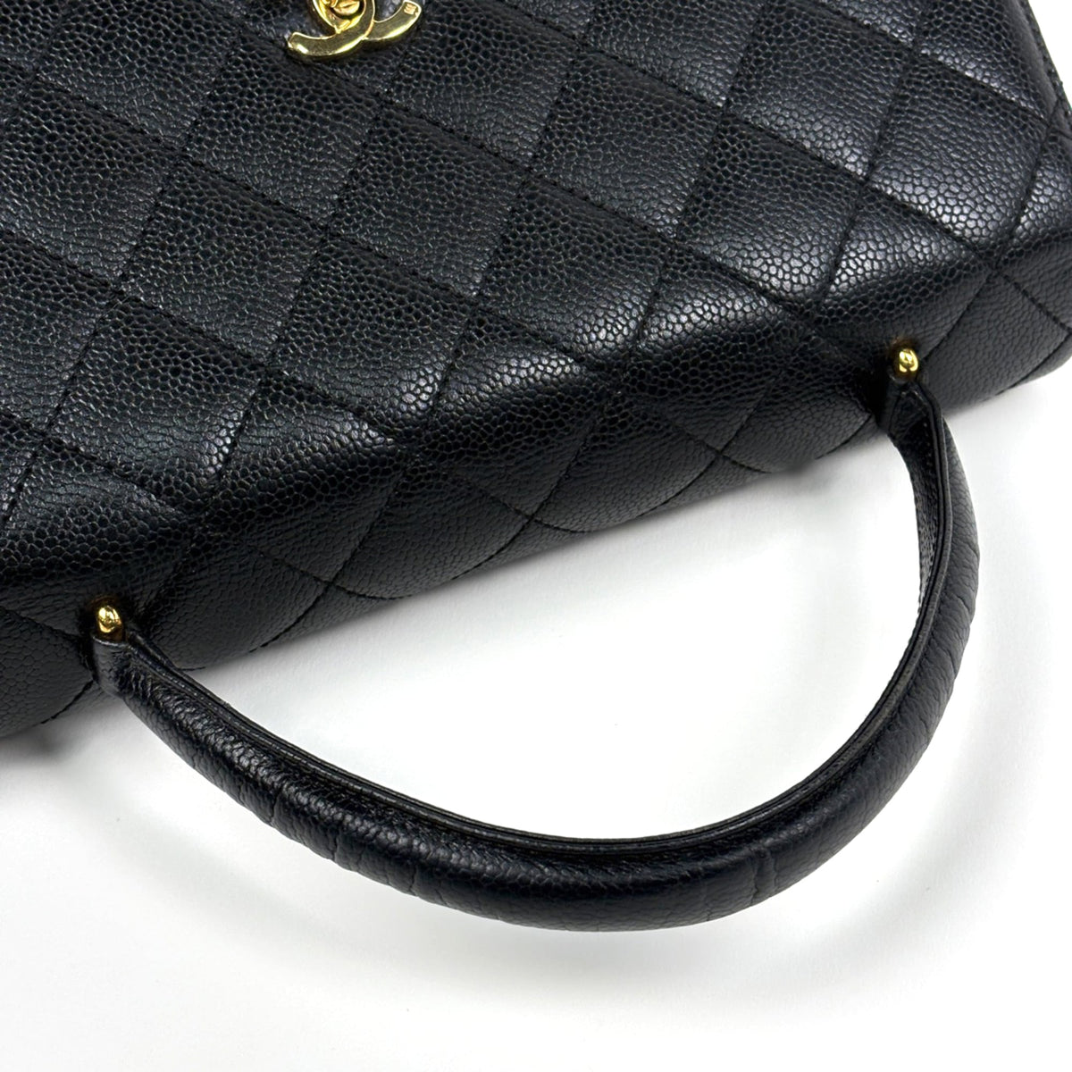 Chanel Matelasse Black Grained Calfskin Handbag (Pre-Owned)