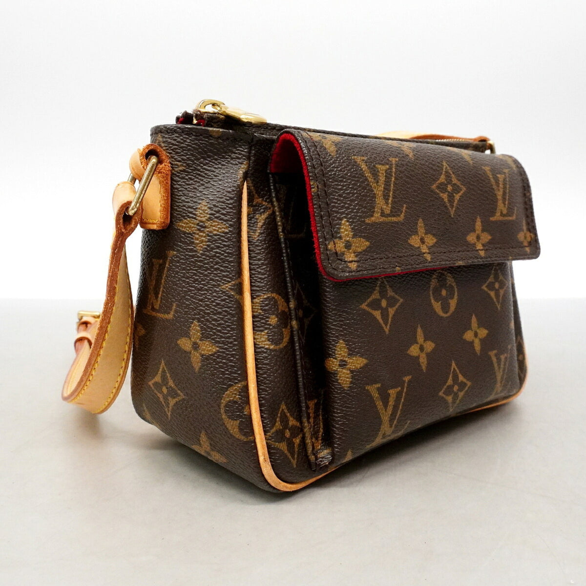 Louis Vuitton Brown Shoulder Bag (Pre-Owned)