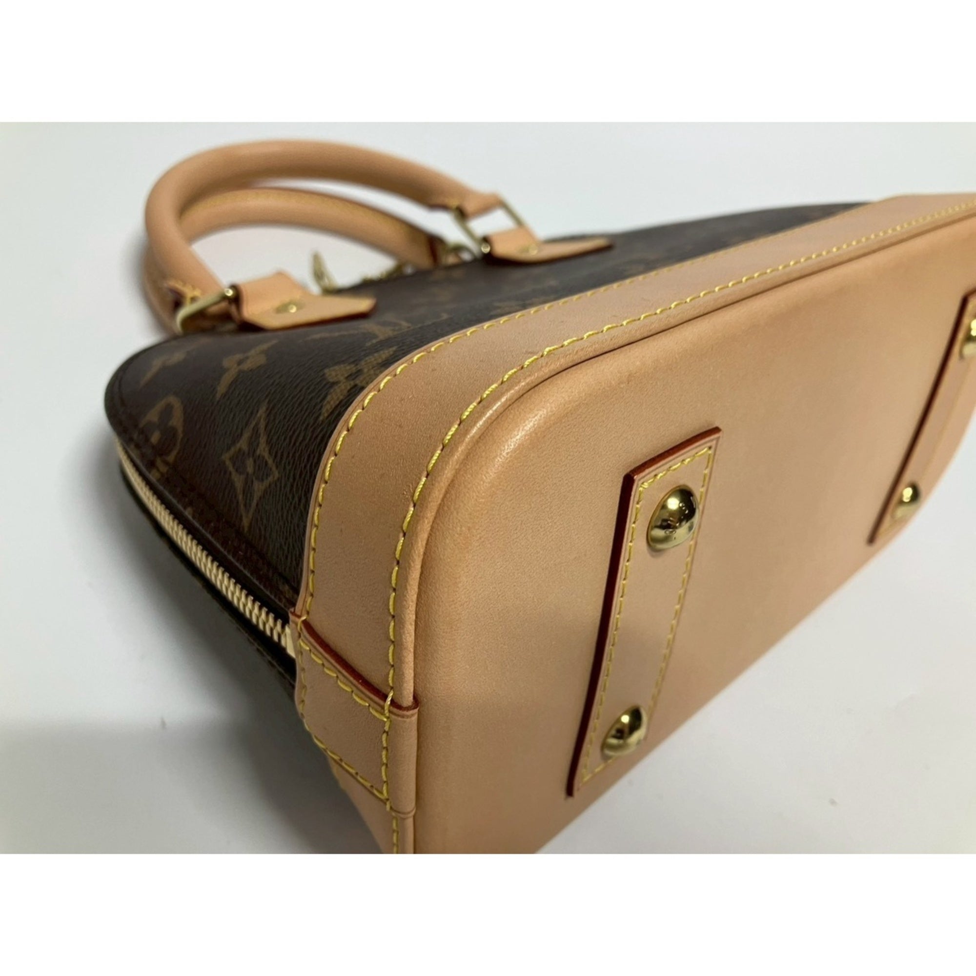 Louis Vuitton Brown Handbag (Pre-Owned)