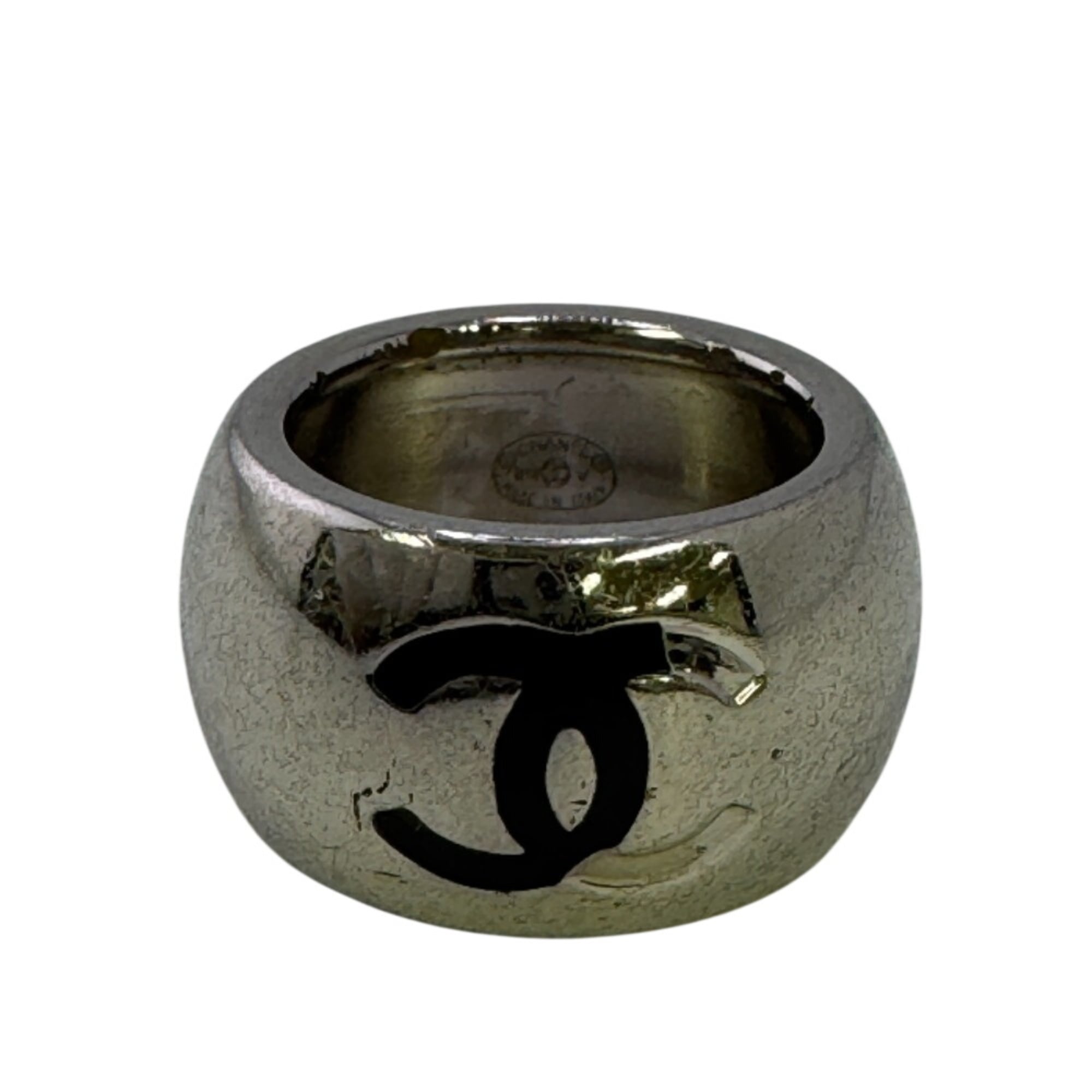 Chanel Silver Metal Band Ring (Pre-Owned)