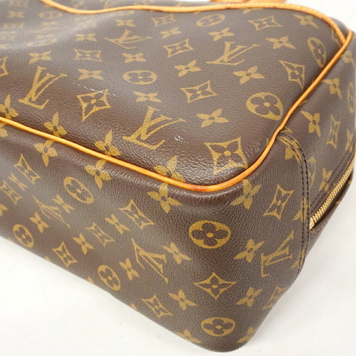 Louis Vuitton Brown Handbag (Pre-Owned)