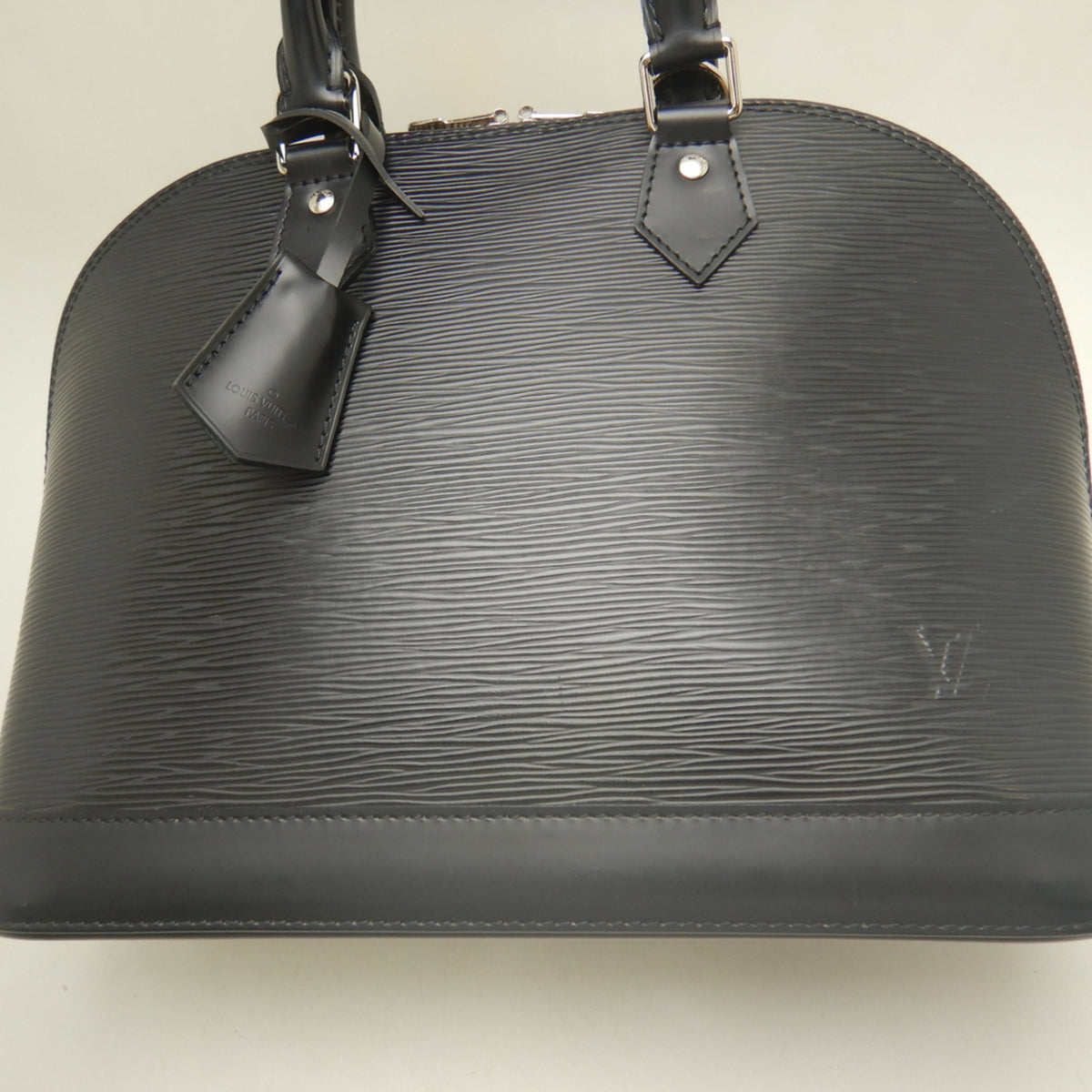 Louis Vuitton Noir Epi Leather Handbag (Pre-Owned)