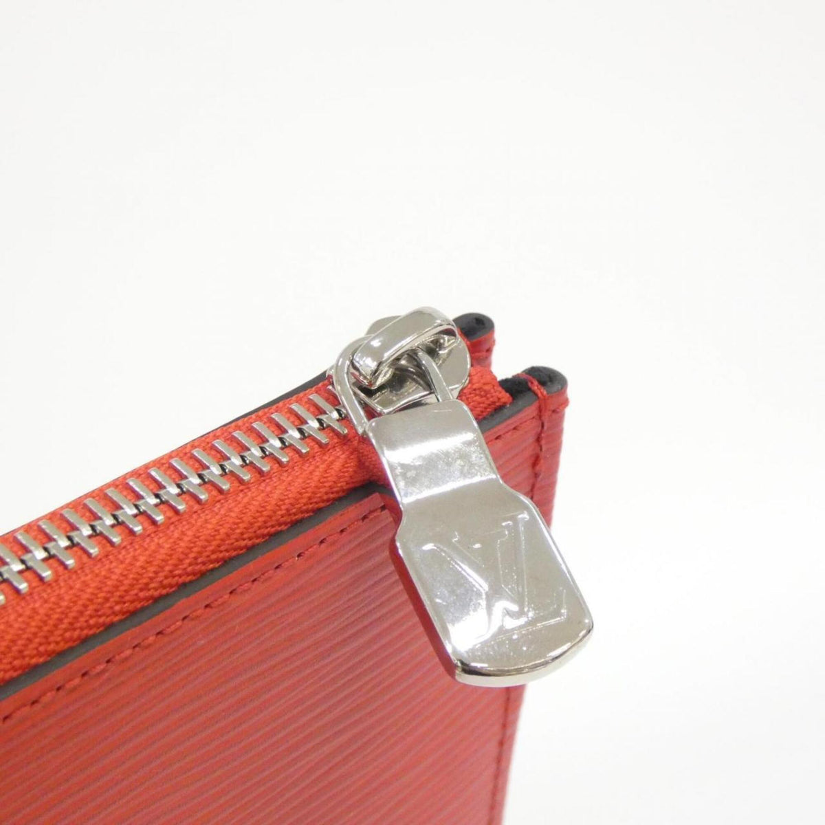 Louis Vuitton Red Color Rouge White Leather Handbag Pochette (Pre-Owned)