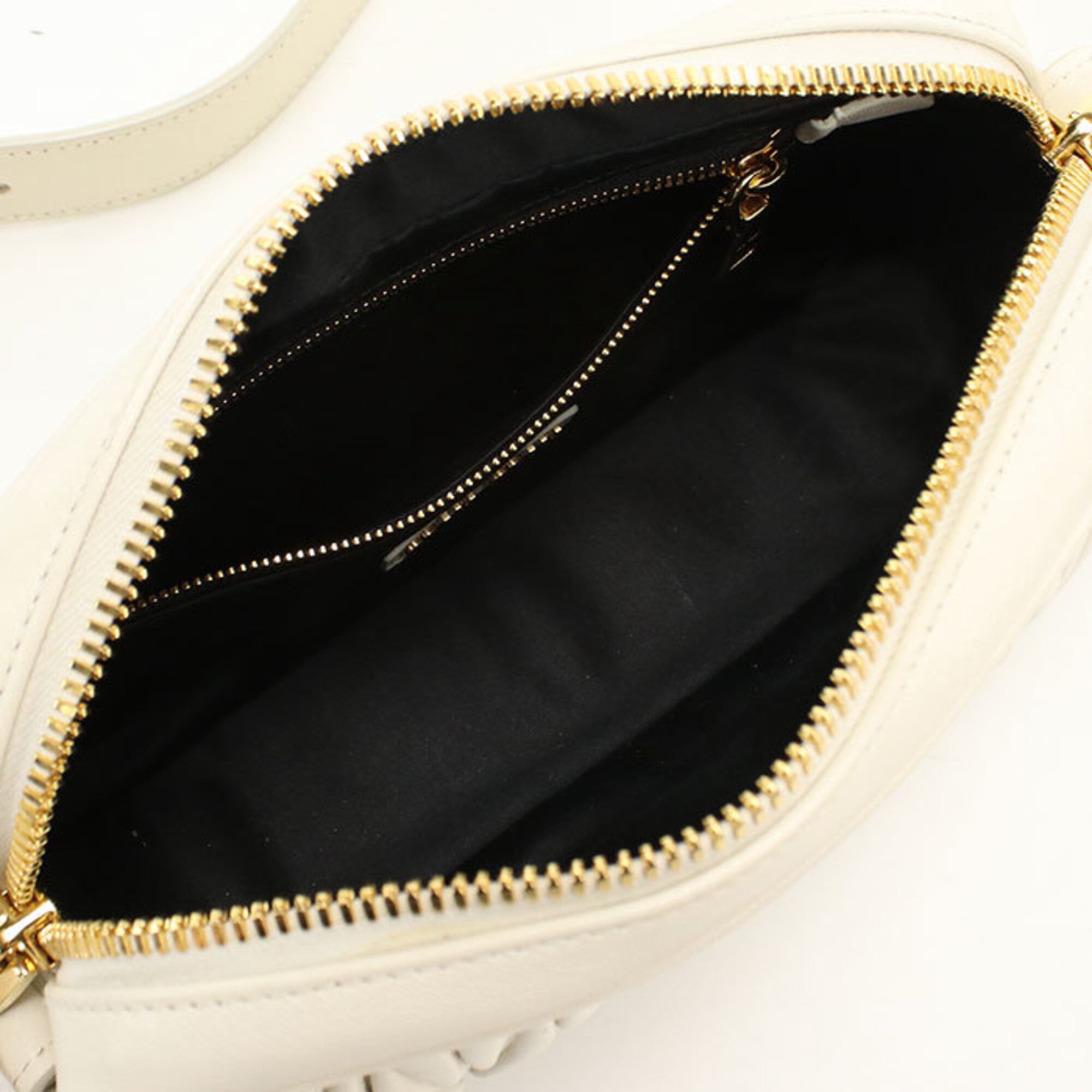 Miu Miu Ivory Leather Shoulder Bag (Pre-Owned)