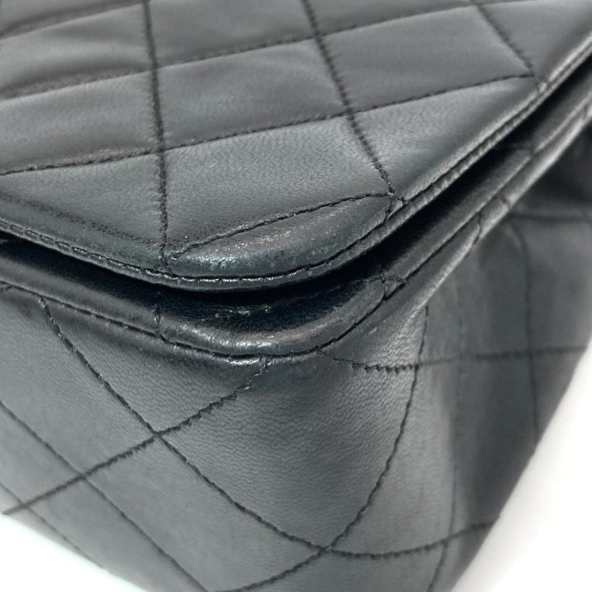 Chanel Black Shoulder Bag (Pre-Owned)