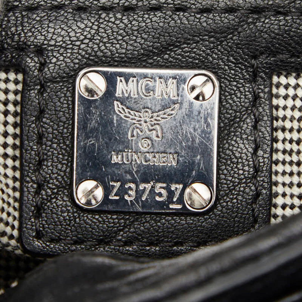 Mcm Black Leather Handbag Shoulder Bag (Pre-Owned)