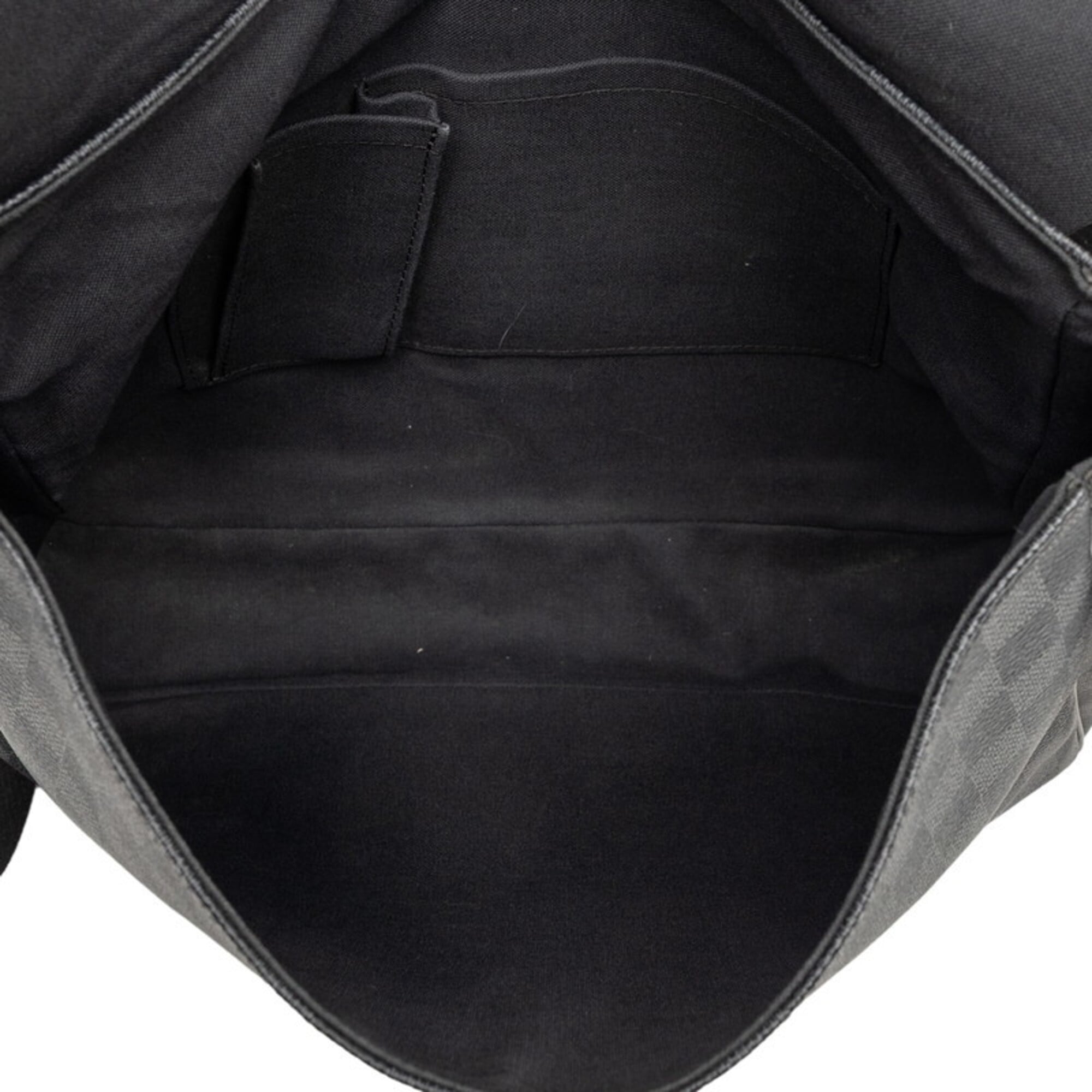 Louis Vuitton Black Pvc Leather Shoulder Bag (Pre-Owned)