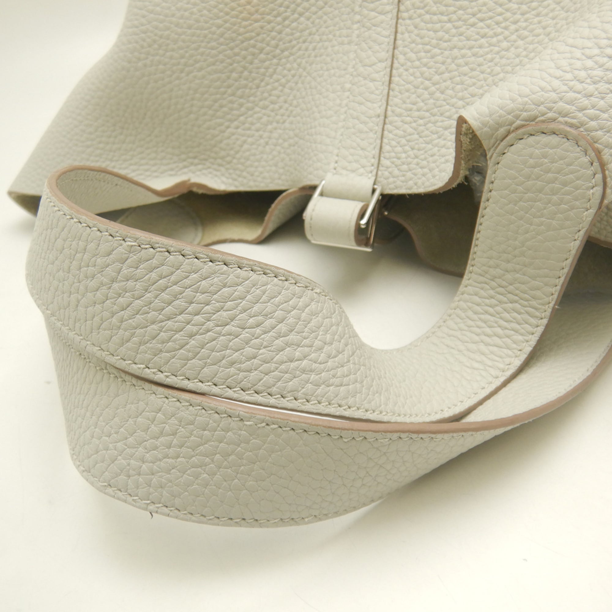 Hermes Pearl White White Taurillon Clemence Leather Handbag (Pre-Owned)