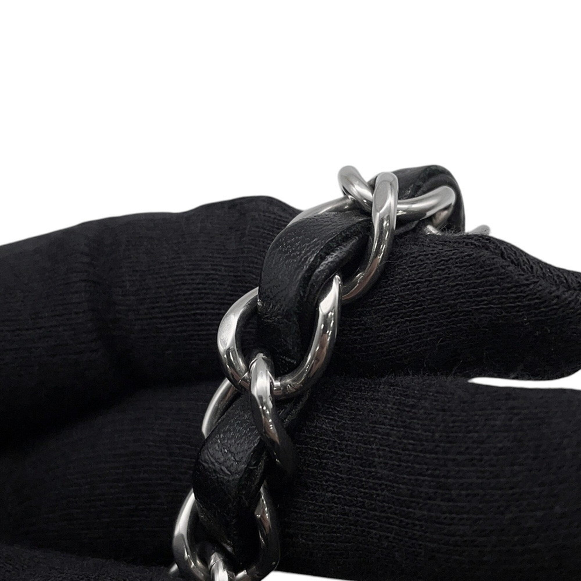 Chanel Black Leather Shoulder Bag (Pre-Owned)