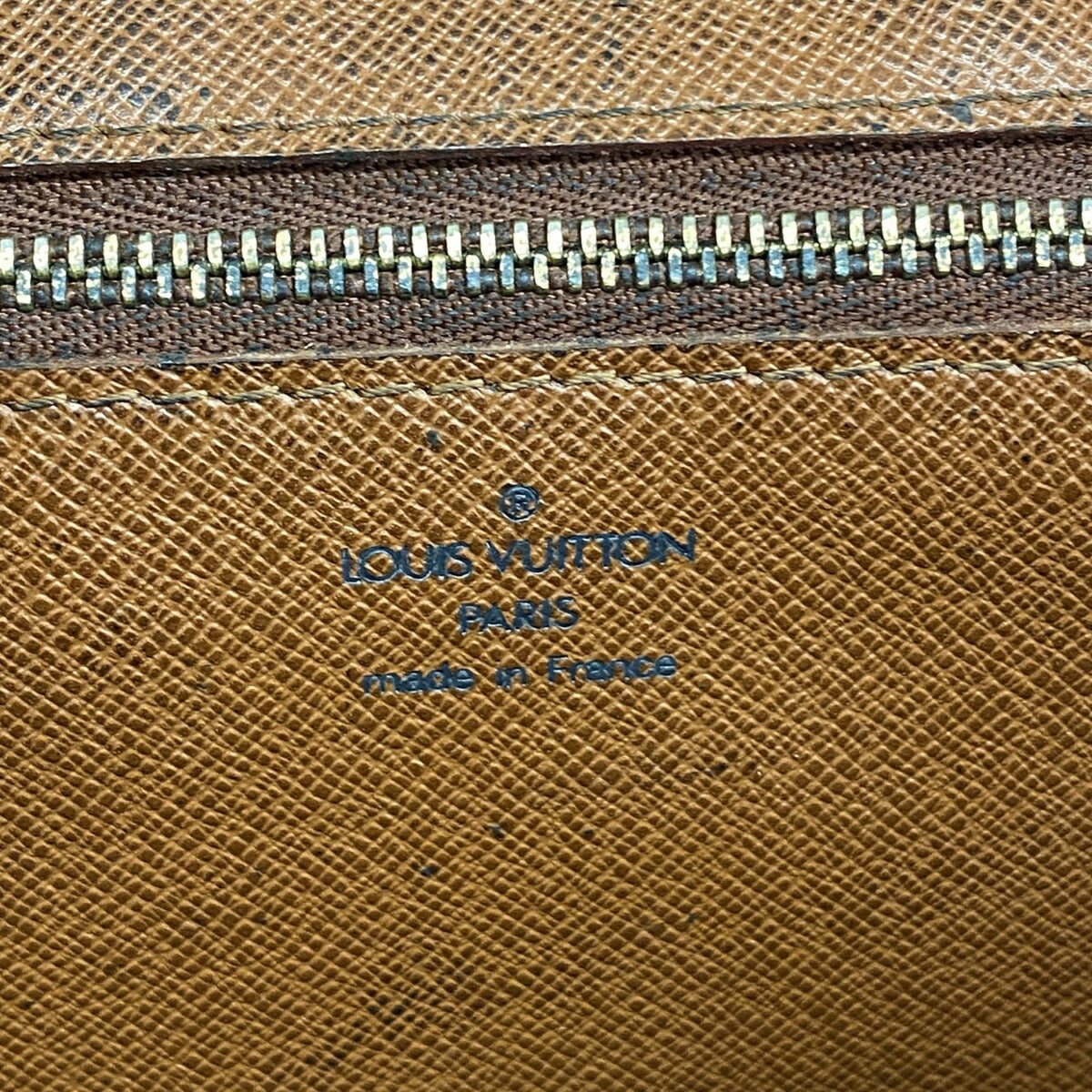 Louis Vuitton Brown Clutch Bag (Pre-Owned)