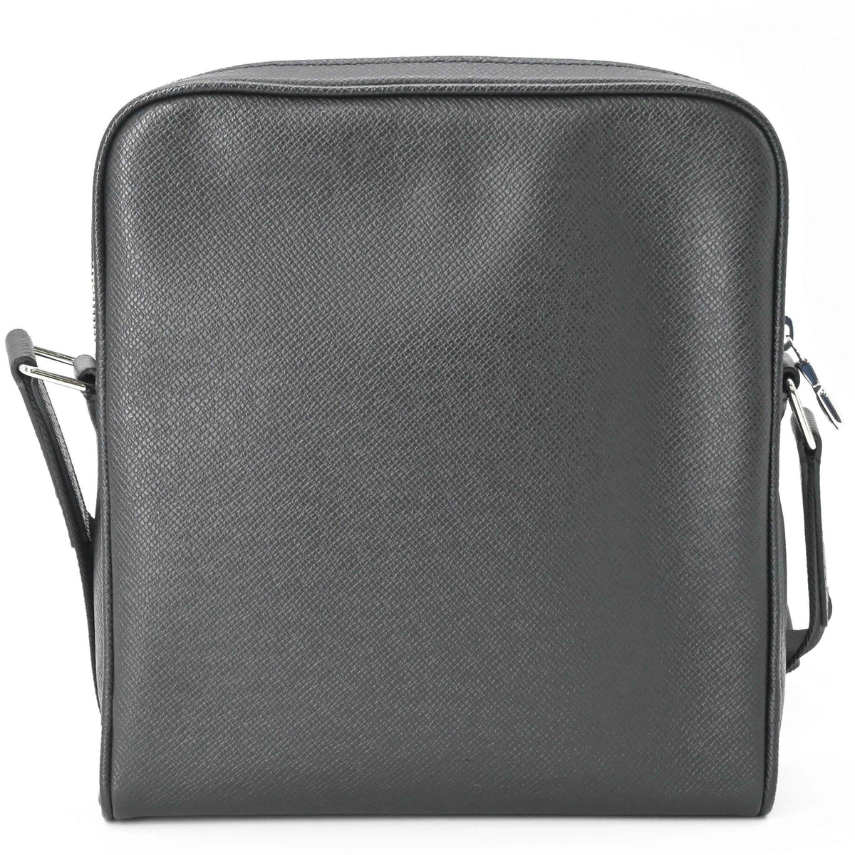 Louis Vuitton Black Taiga Leather Shoulder Bag (Pre-Owned)