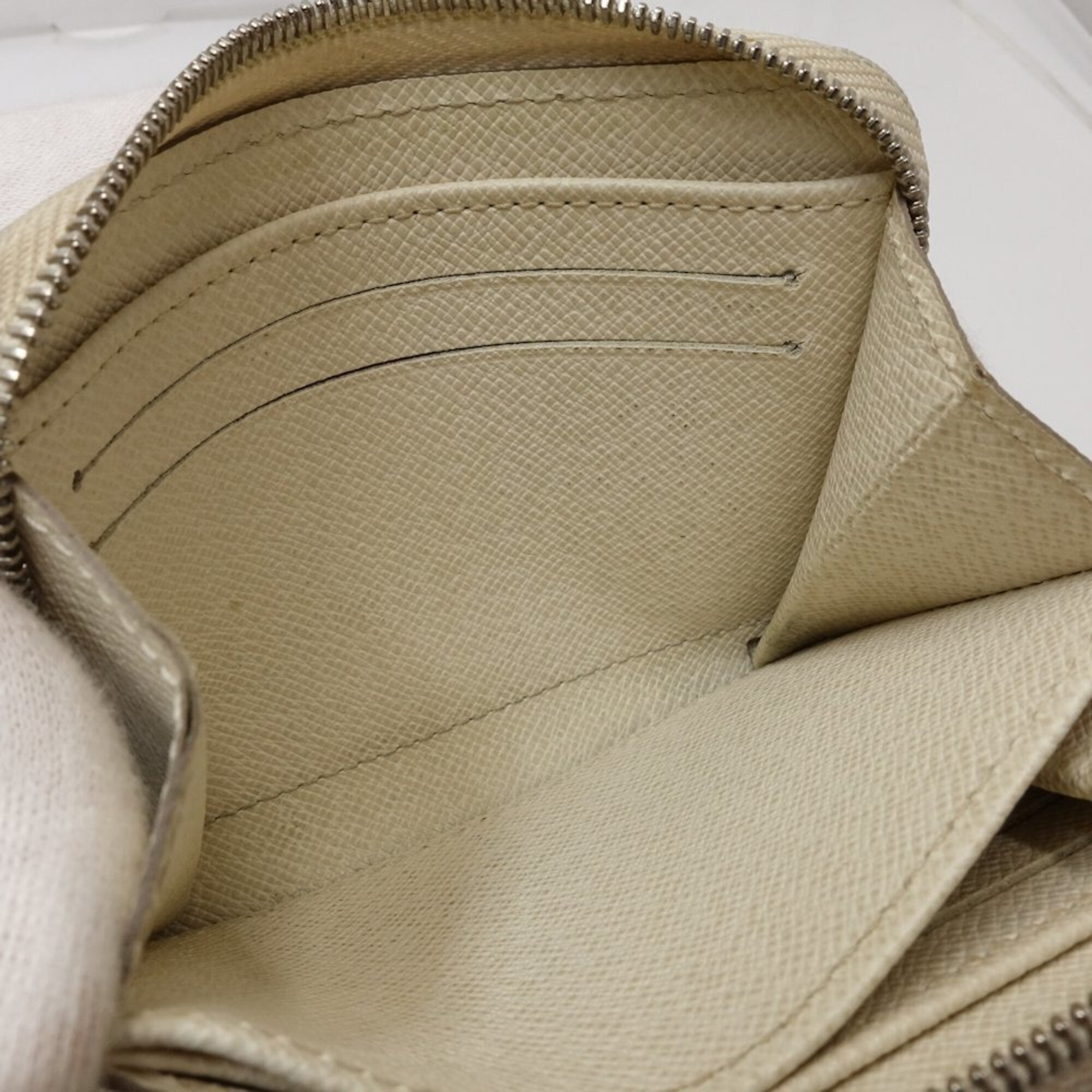 Louis Vuitton Epi Lv Off White Epi Leather Coin Purse/Coin Case (Pre-Owned)