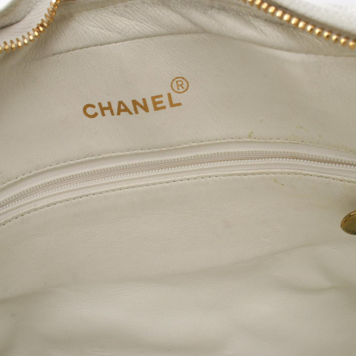 Chanel White Grained Calfskin Handbag Shoulder Bag (Pre-Owned)