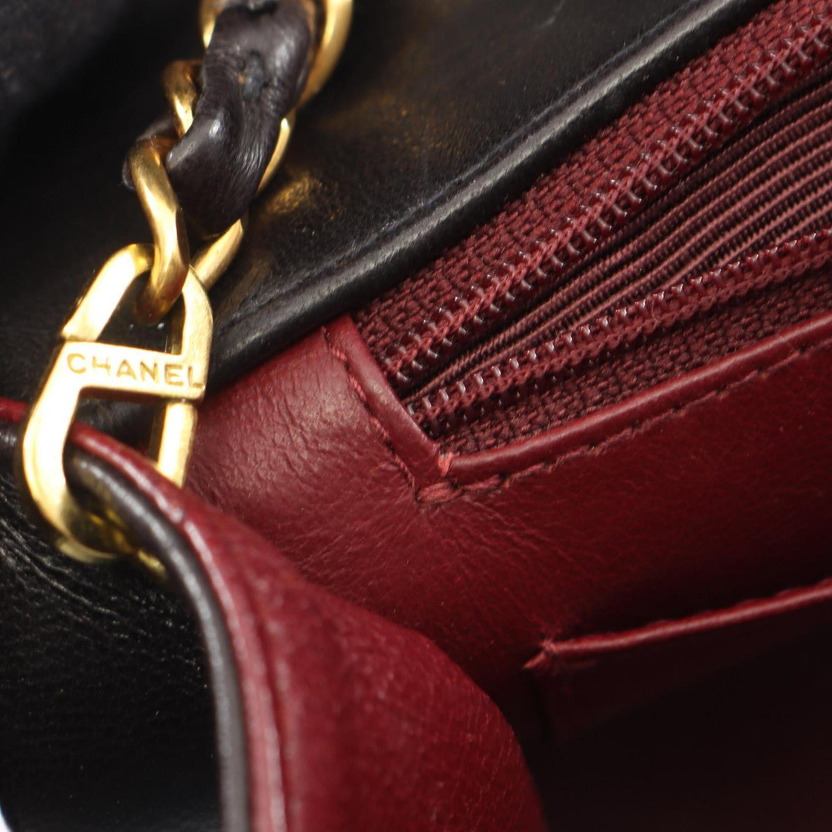 Chanel Black Leather Handbag Shoulder Bag (Pre-Owned)