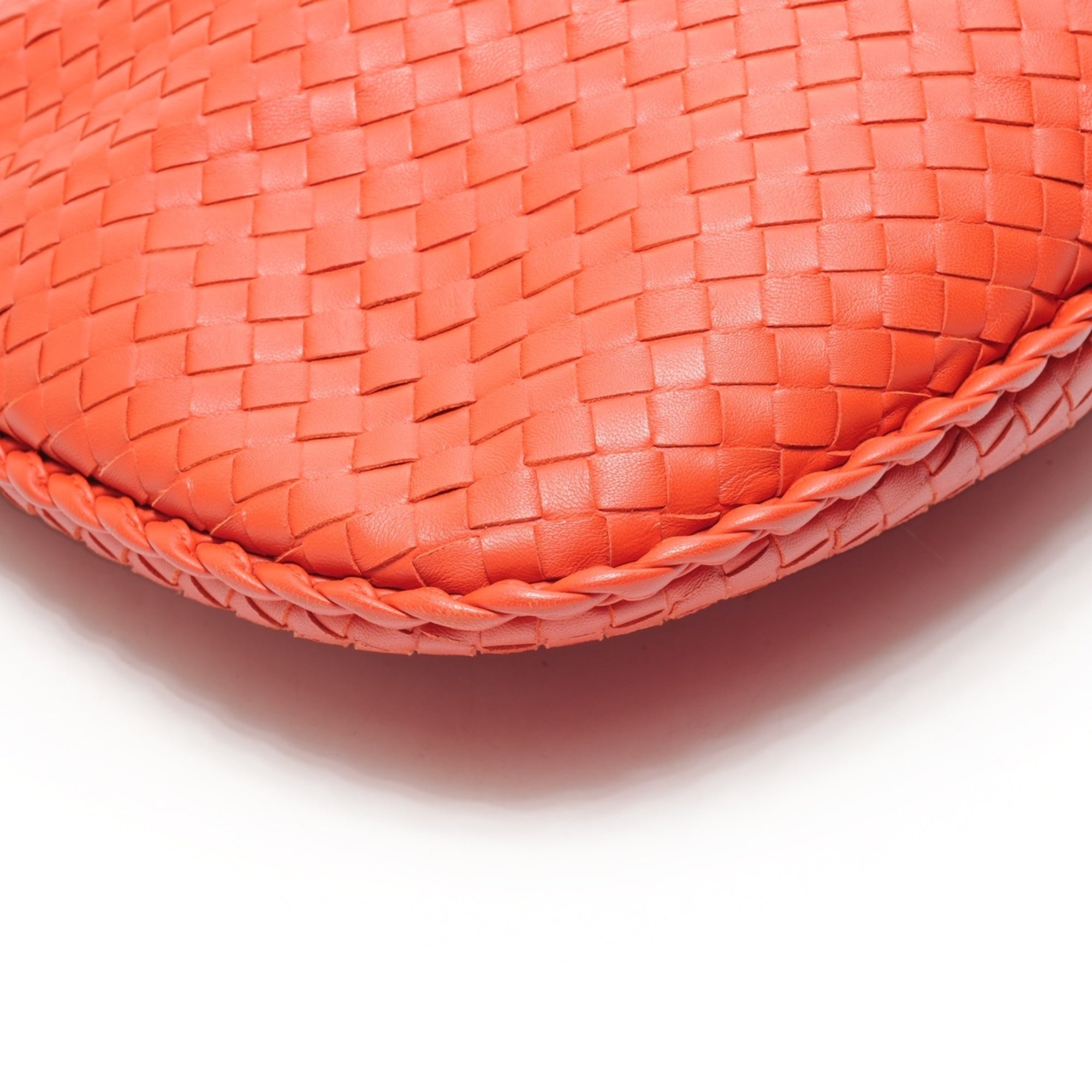Bottega Veneta Red Color Intrecciato Handbag (Pre-Owned)