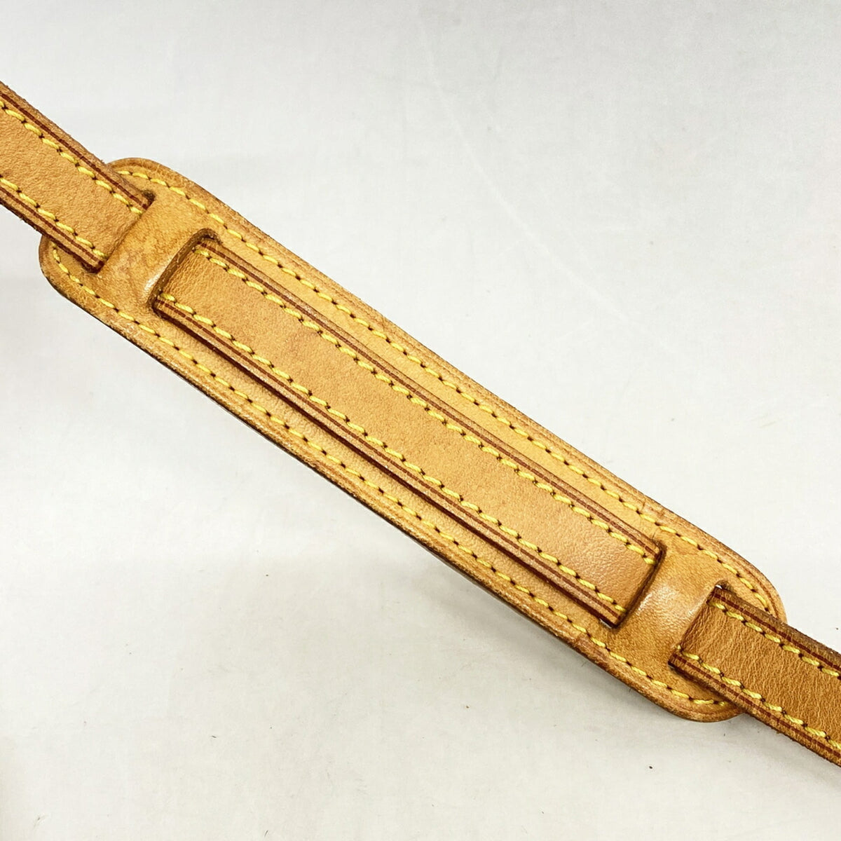 Louis Vuitton Brown Shoulder Bag (Pre-Owned)