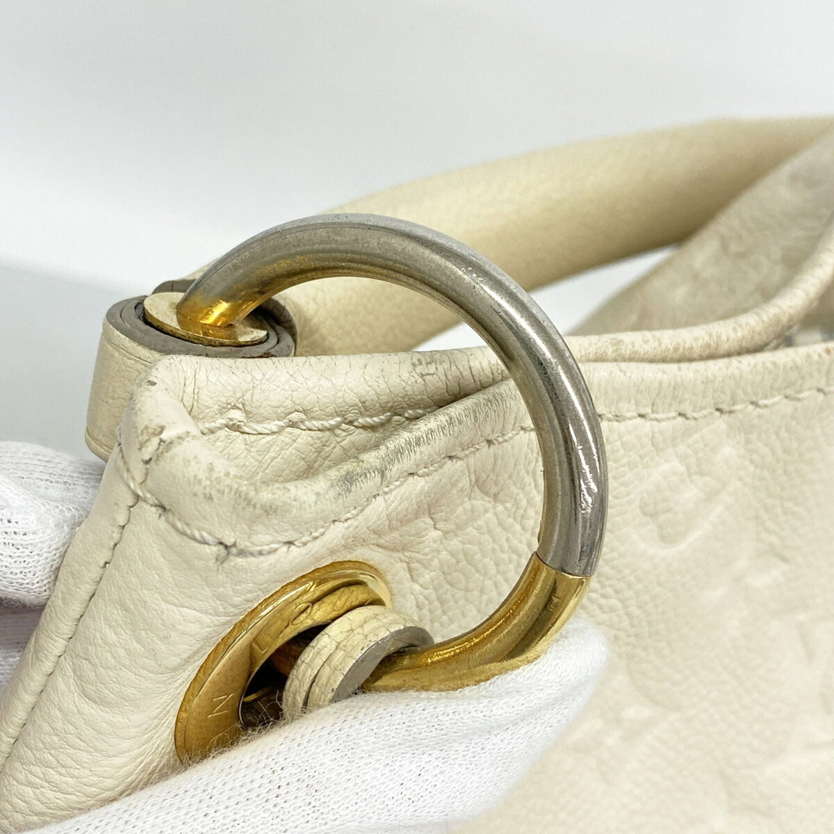 Louis Vuitton Neige Shoulder Bag (Pre-Owned)
