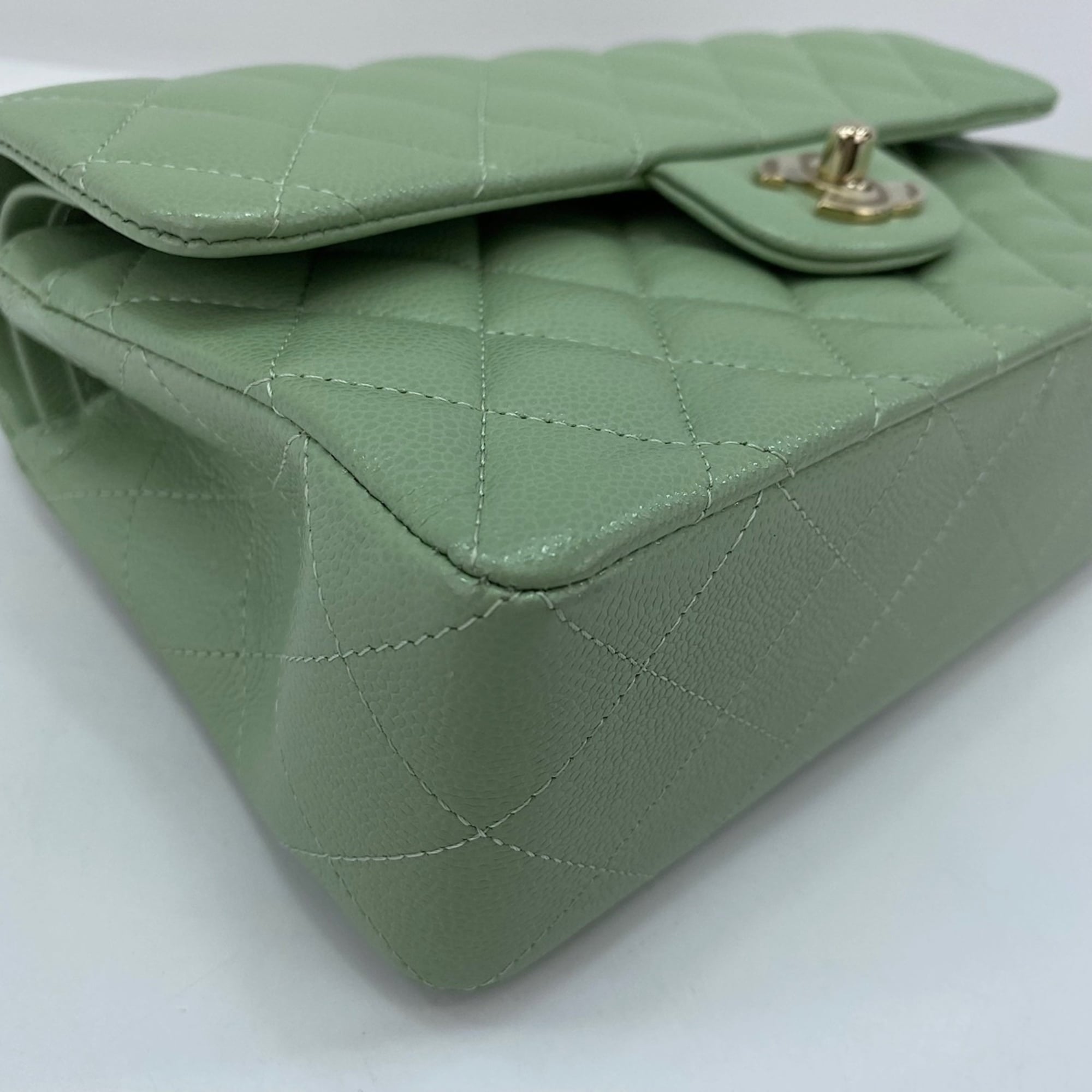 Chanel Matelasse Green Shoulder Bag (Pre-Owned)