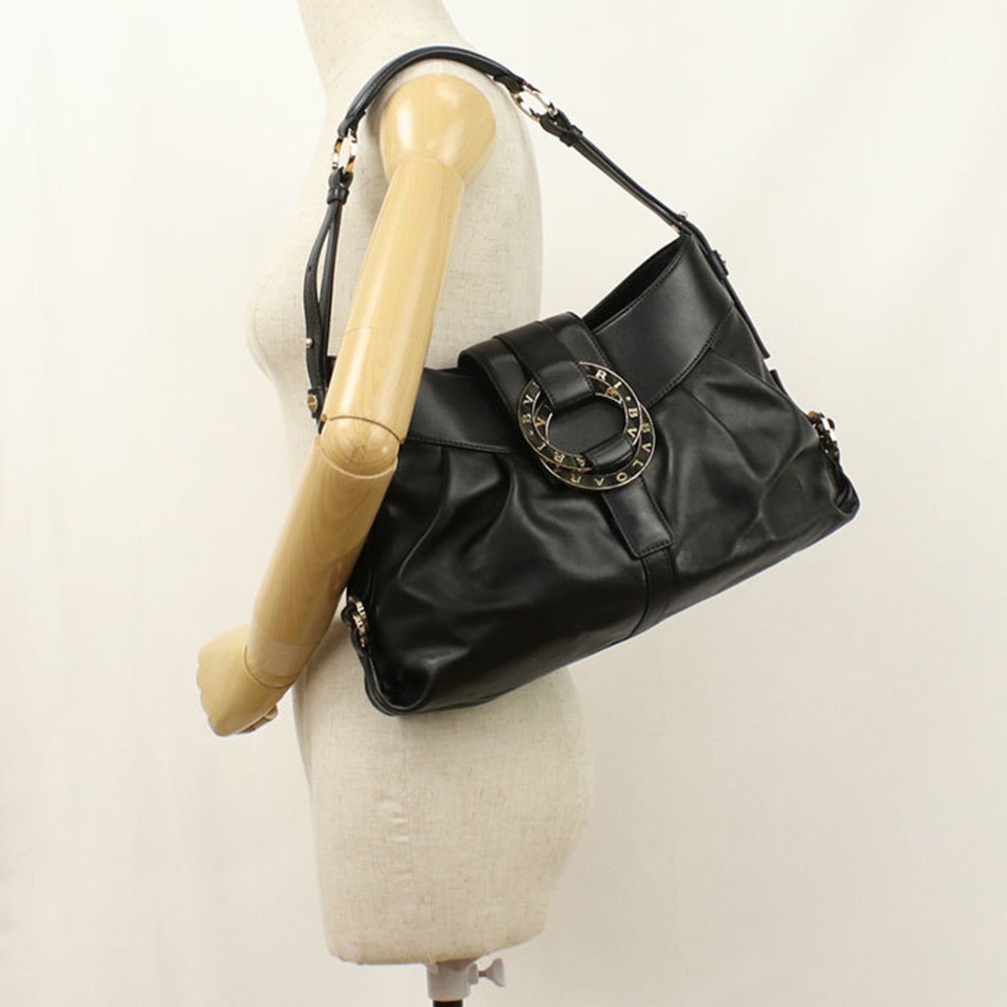 Bvlgari Black Leather Shoulder Bag (Pre-Owned)
