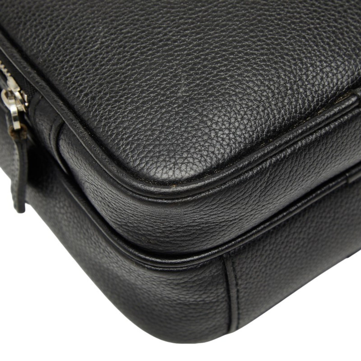 Burberry Black Leather Shoulder Bag (Pre-Owned)